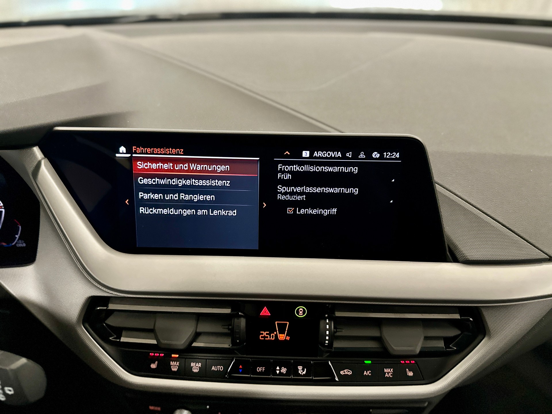 BMW 118i Steptronic-image-15
