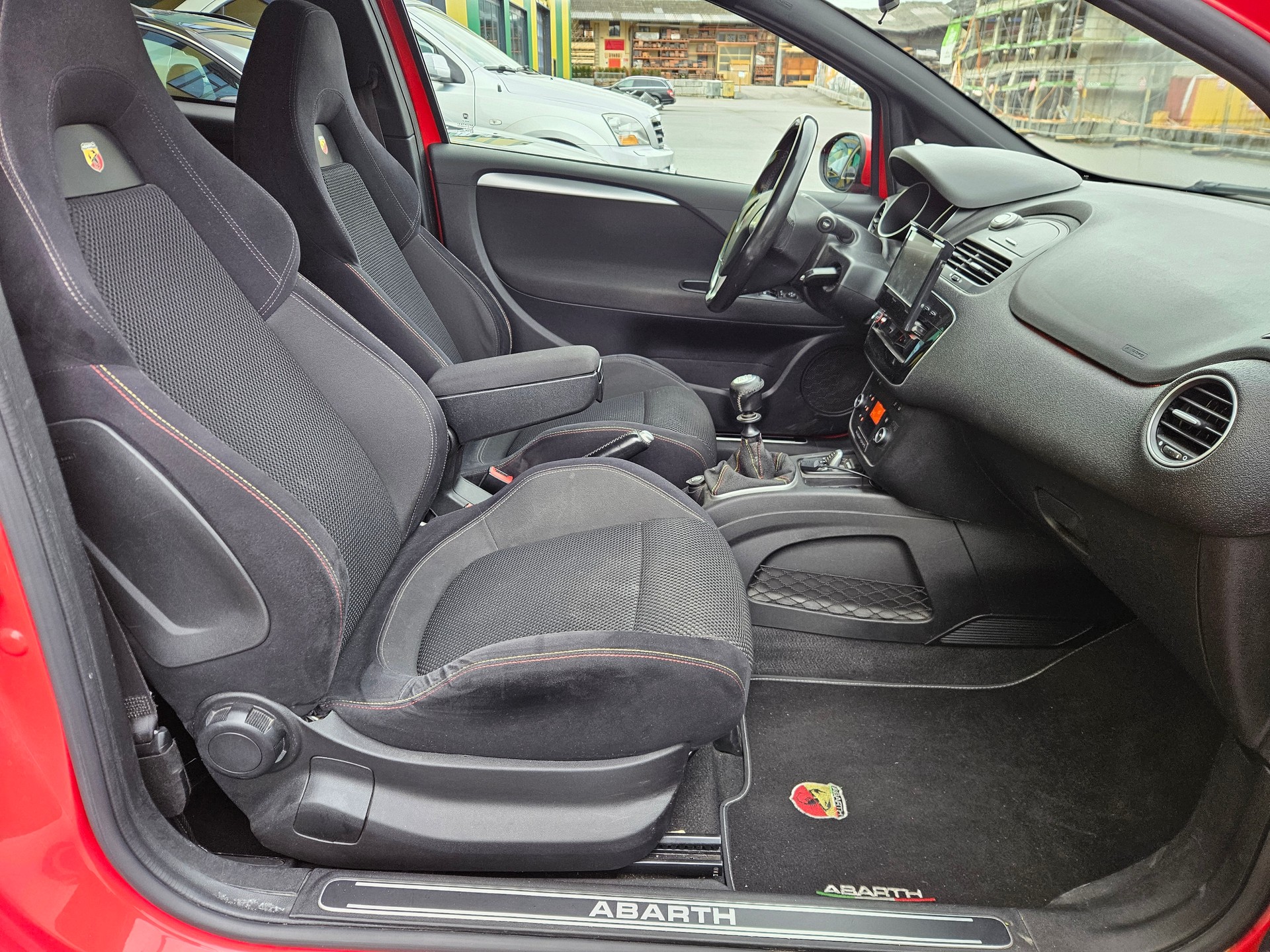 FIAT Punto 1.4 16V Turbo Abarth Supersport-image-11