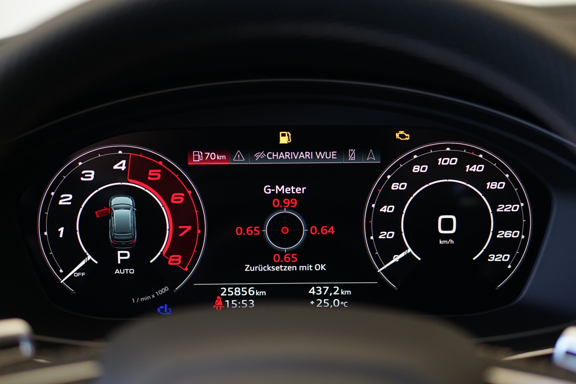 AUDI RS4 Avant quattro tiptronic *Audi exclusive* *Voll-Carbon*-image-39