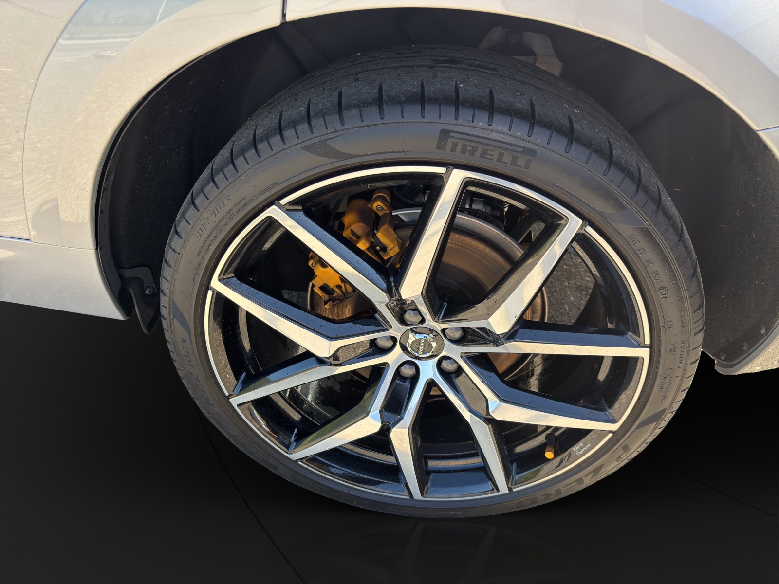 VOLVO XC60 2.0 T8 TE Polestar eAWD-showroom-element-1
