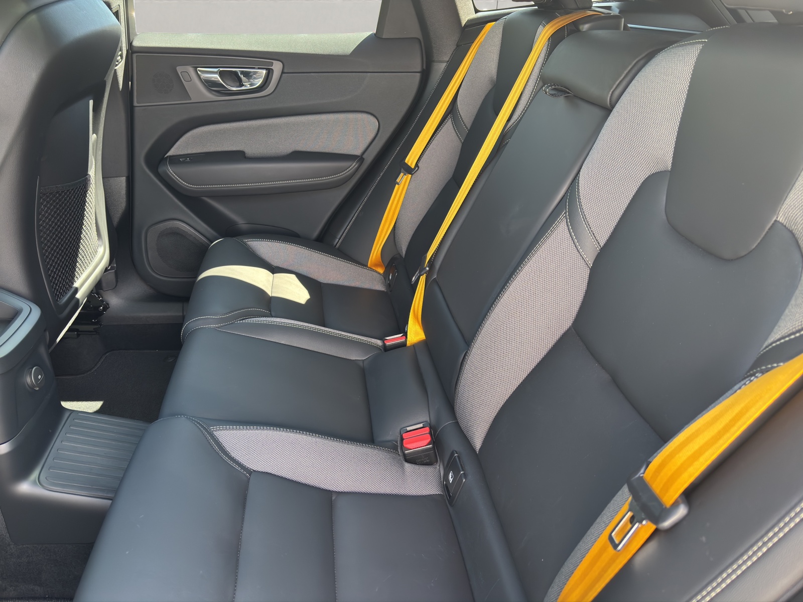 VOLVO XC60 2.0 T8 TE Polestar eAWD-image-4
