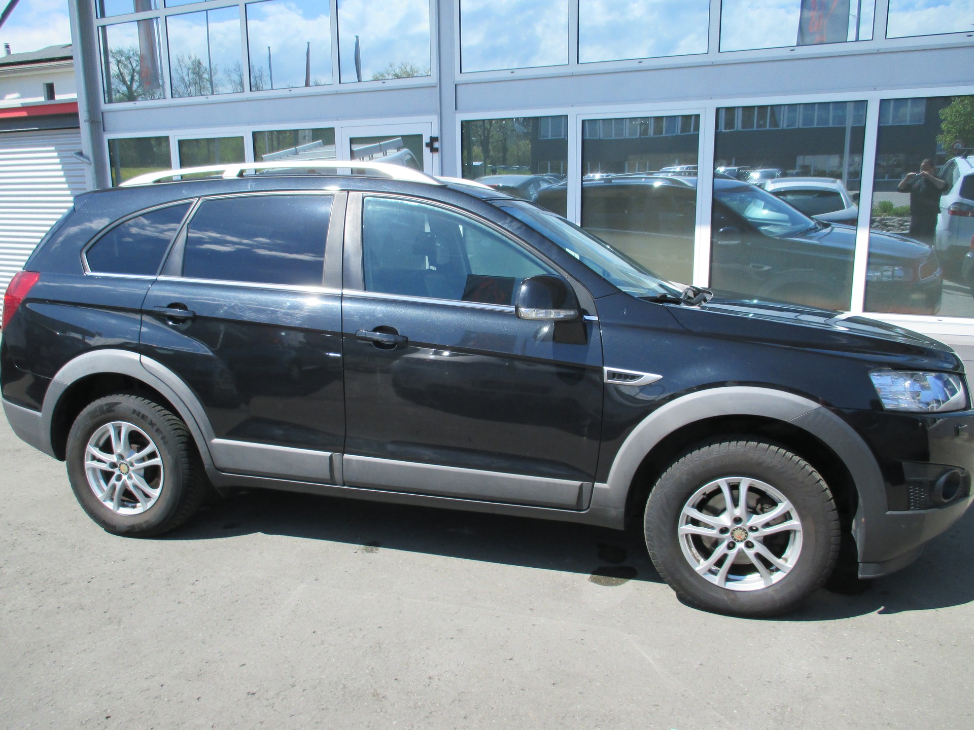 CHEVROLET Captiva 2.4 100 Anniversary 4WD Automatic-image-3