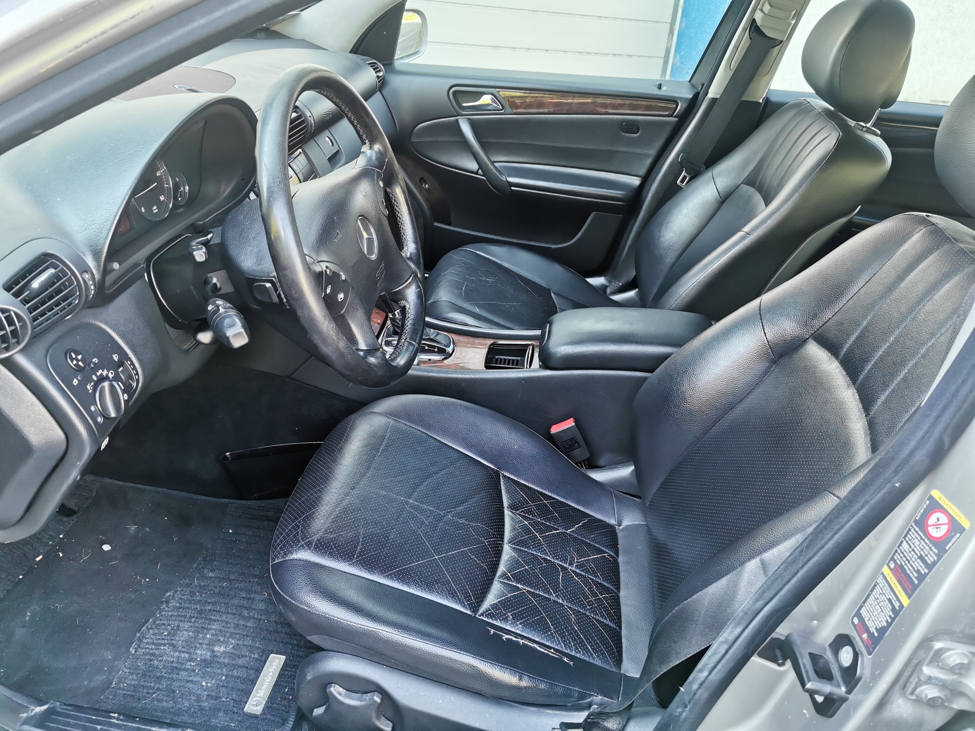 MERCEDES-BENZ C 320 CDI Avantgarde-image-9