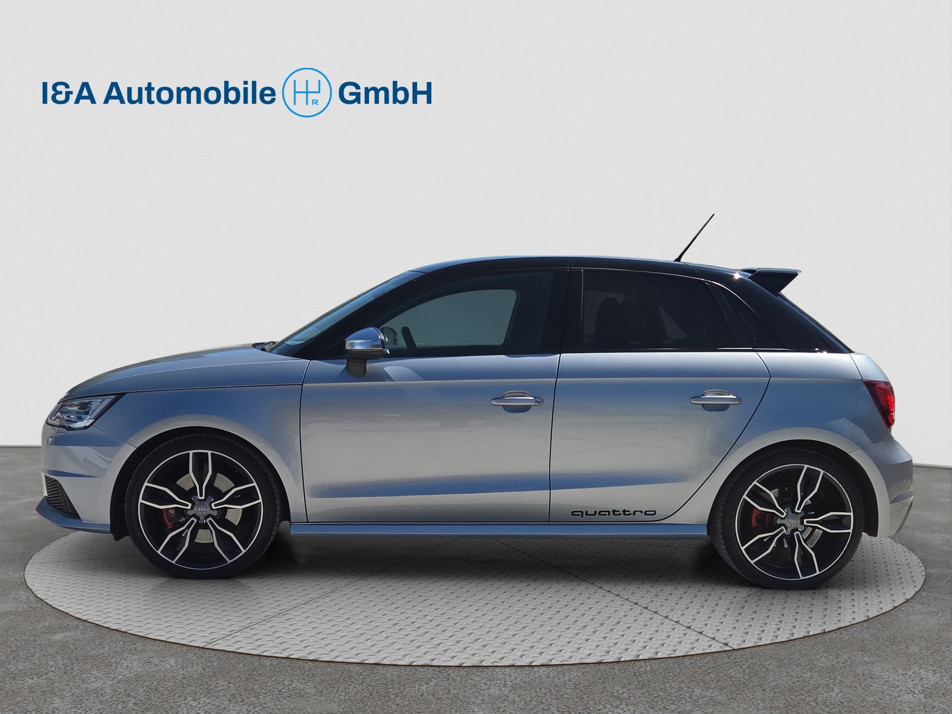 AUDI S1 Sportback 2.0 TFSI quattro-image-3