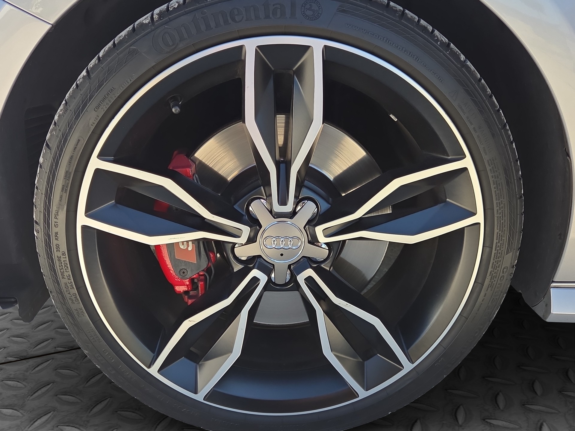 AUDI S1 Sportback 2.0 TFSI quattro-image-12