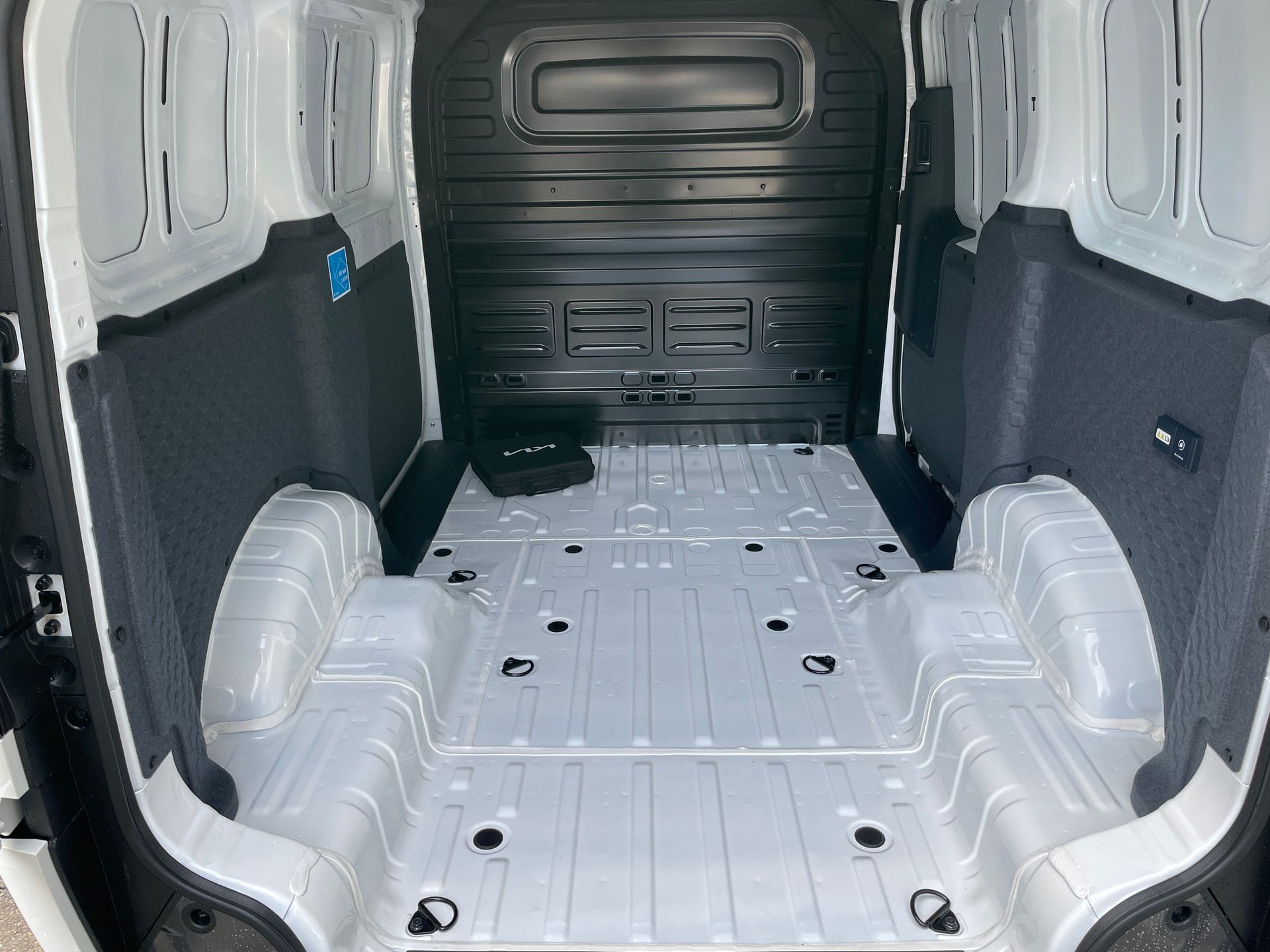 KIA PV5 Cargo 71.2 kWh Elite, Schiebetüre rechts-image-7