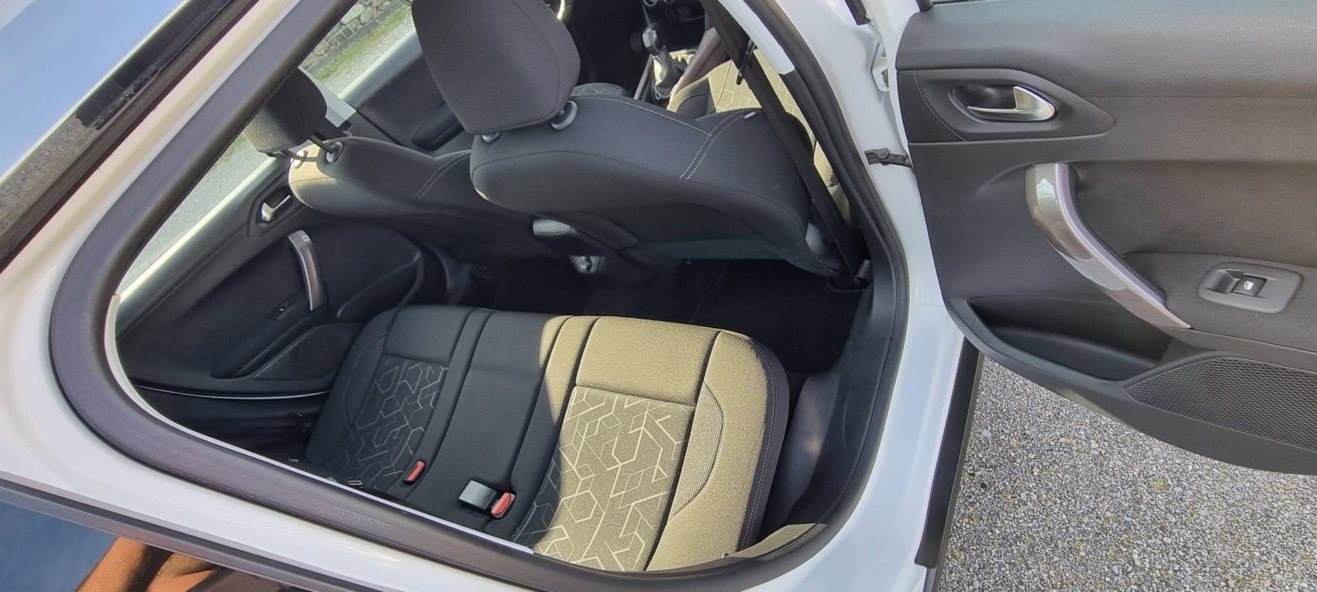 PEUGEOT 2008 1.2 PureTech Active-image-7