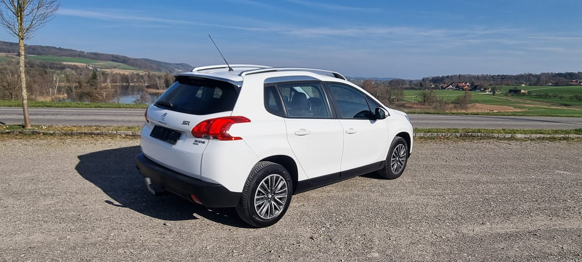 PEUGEOT 2008 1.2 PureTech Active-image-3