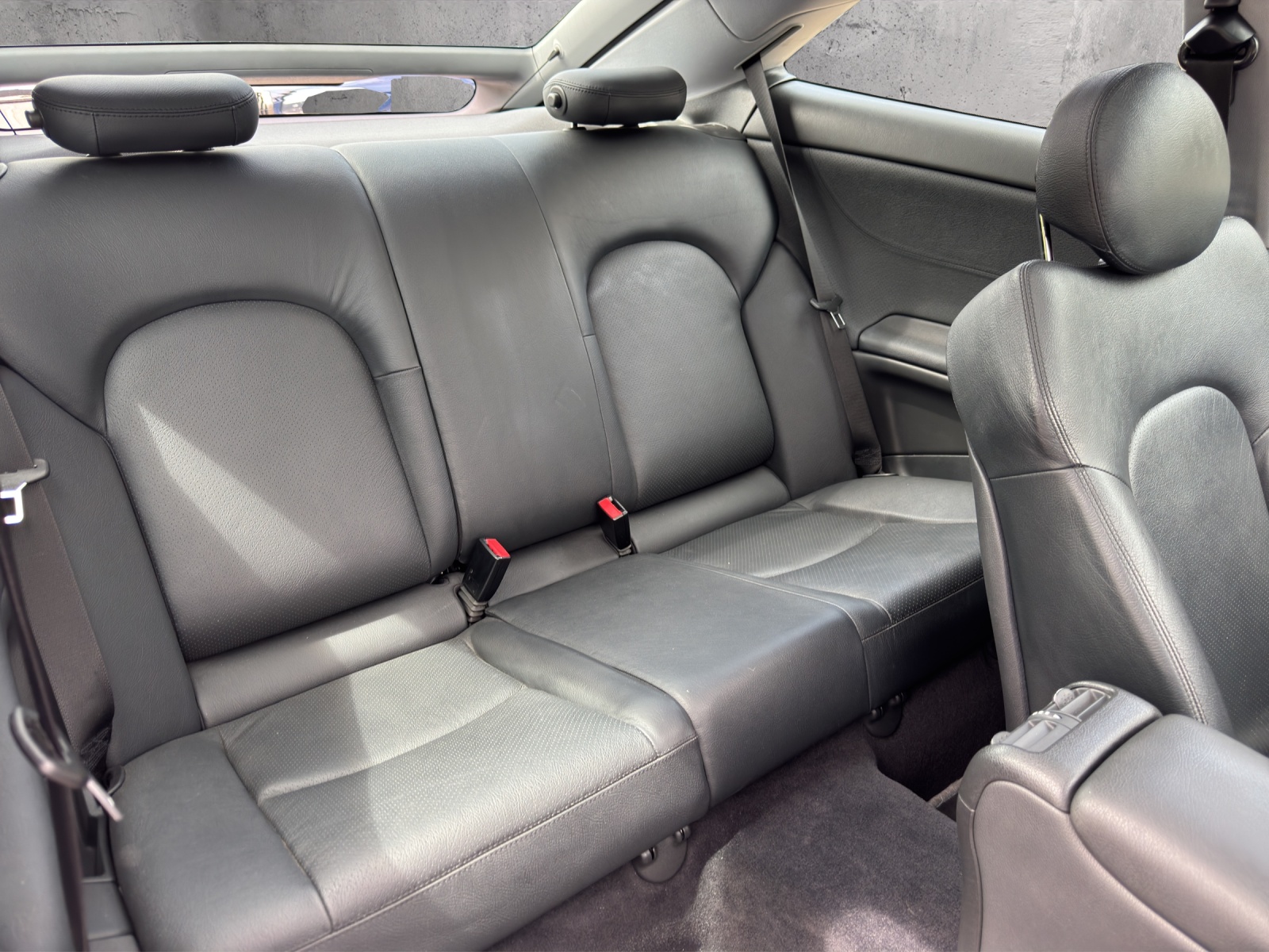 MERCEDES-BENZ C 180-image-13
