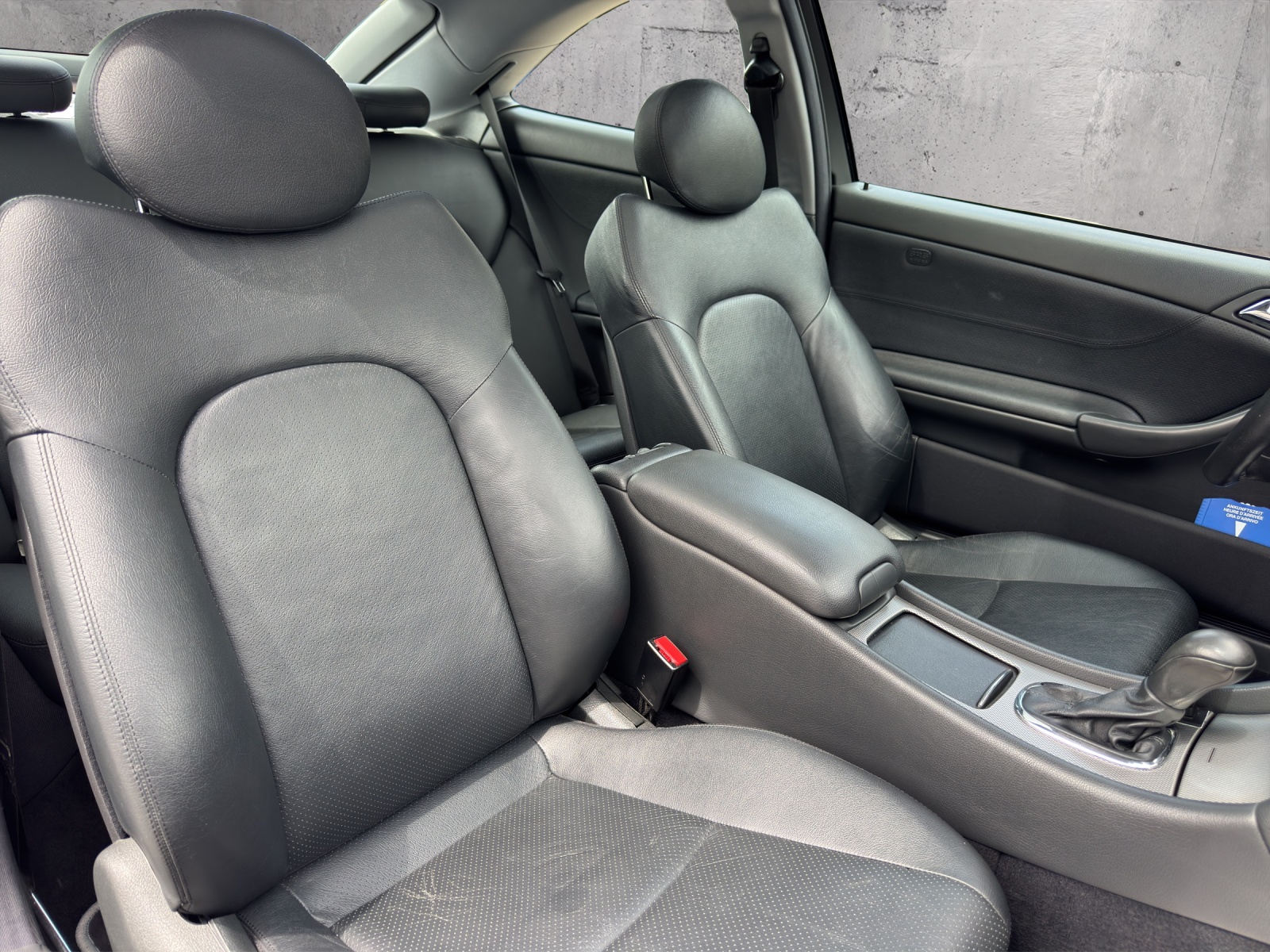 MERCEDES-BENZ C 180-image-12