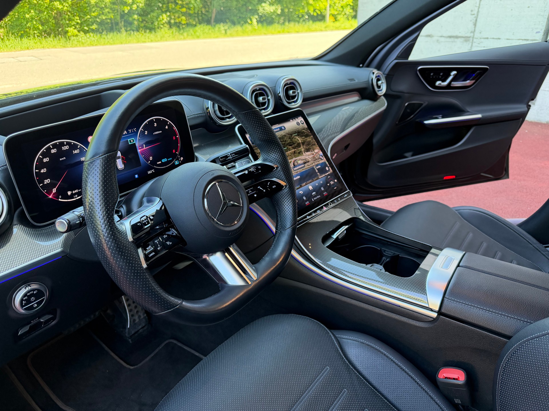 MERCEDES-BENZ C 220 d T 4Matic AMG Line-image-9