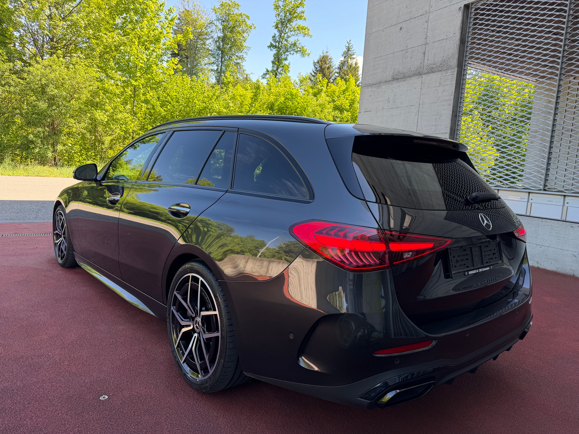 MERCEDES-BENZ C 220 d T 4Matic AMG Line-image-2