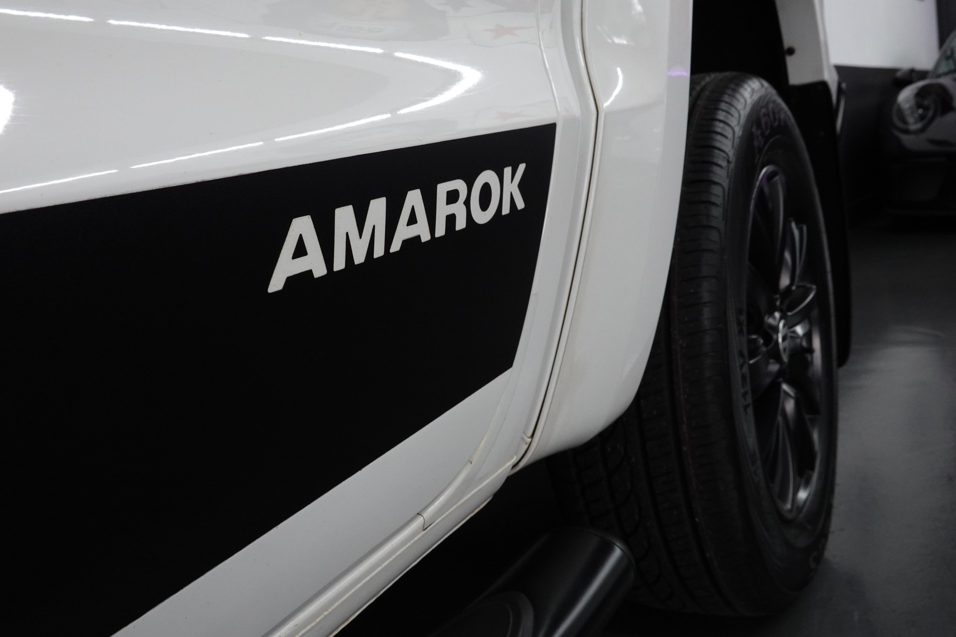VW AMAROK 2.0 BiTDI ULTIMATE WHITE 4-MOTION PICK-UP 3200kg AHL-image-8