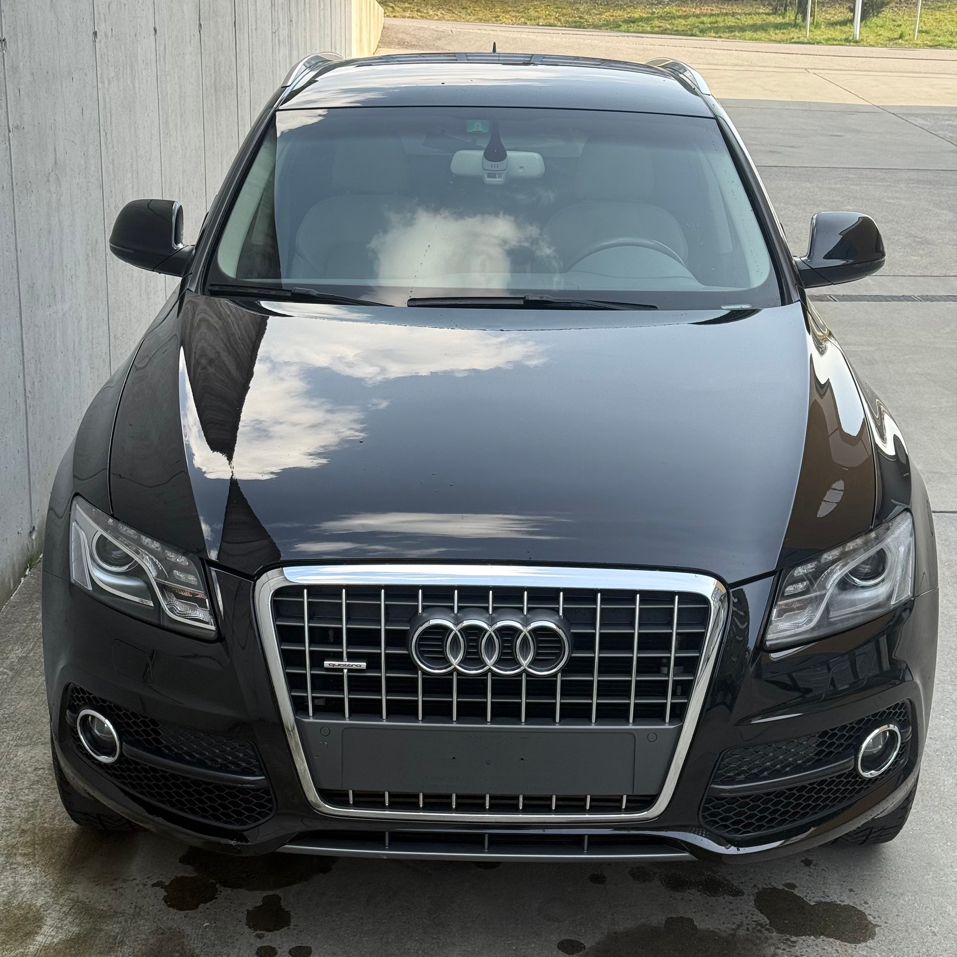 AUDI Q5 2.0 TDI quattro S-tronic-showroom-element-2