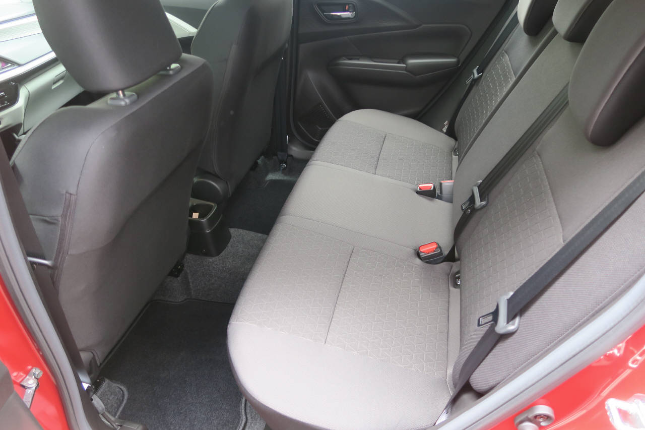 SUZUKI Swift 1.2 Sakura Hybrid CVT-image-14