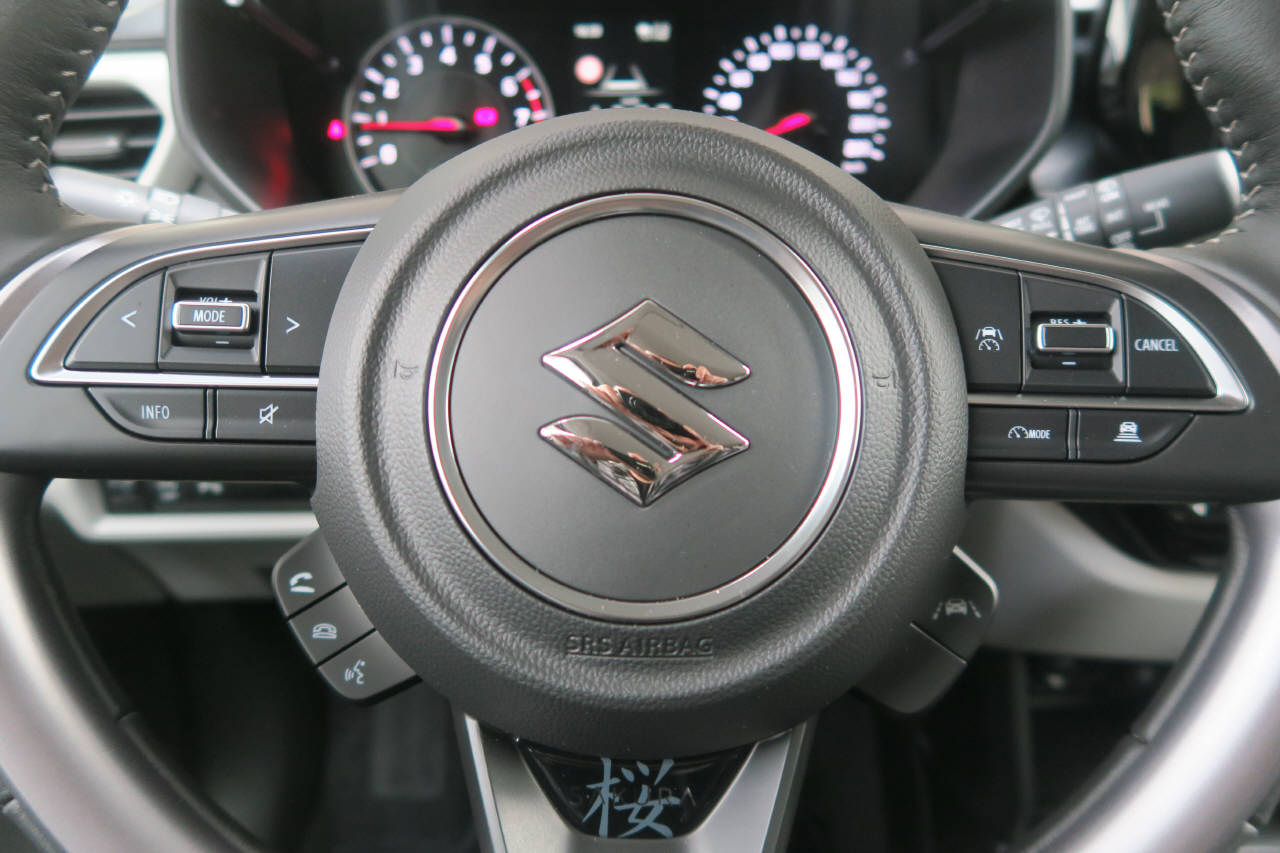 SUZUKI Swift 1.2 Sakura Hybrid CVT-image-5