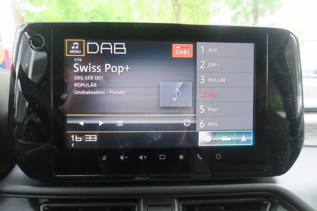 SUZUKI Swift 1.2 Sakura Hybrid CVT-image-7