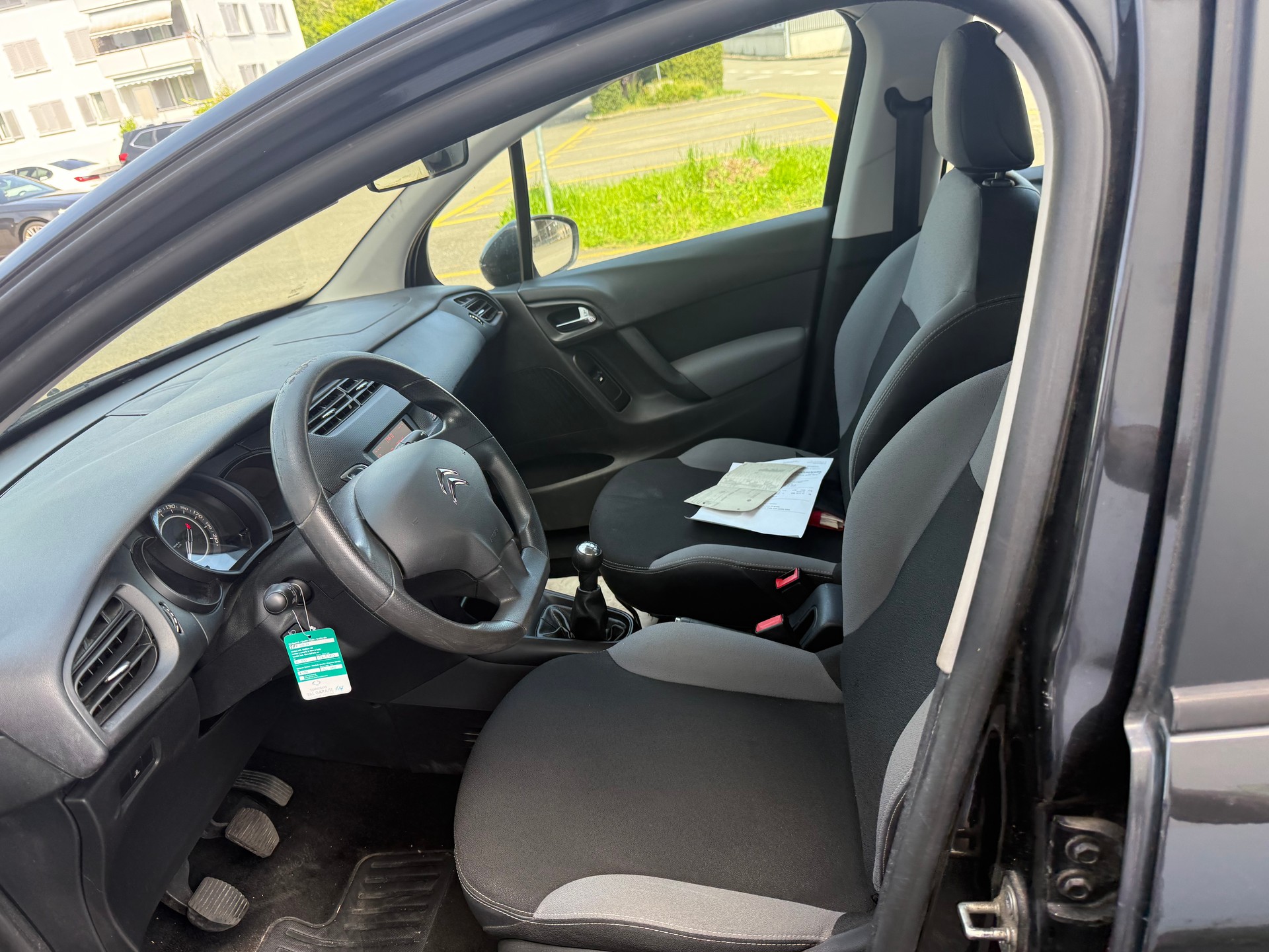 CITROEN C3 1.4i Attraction-image-9