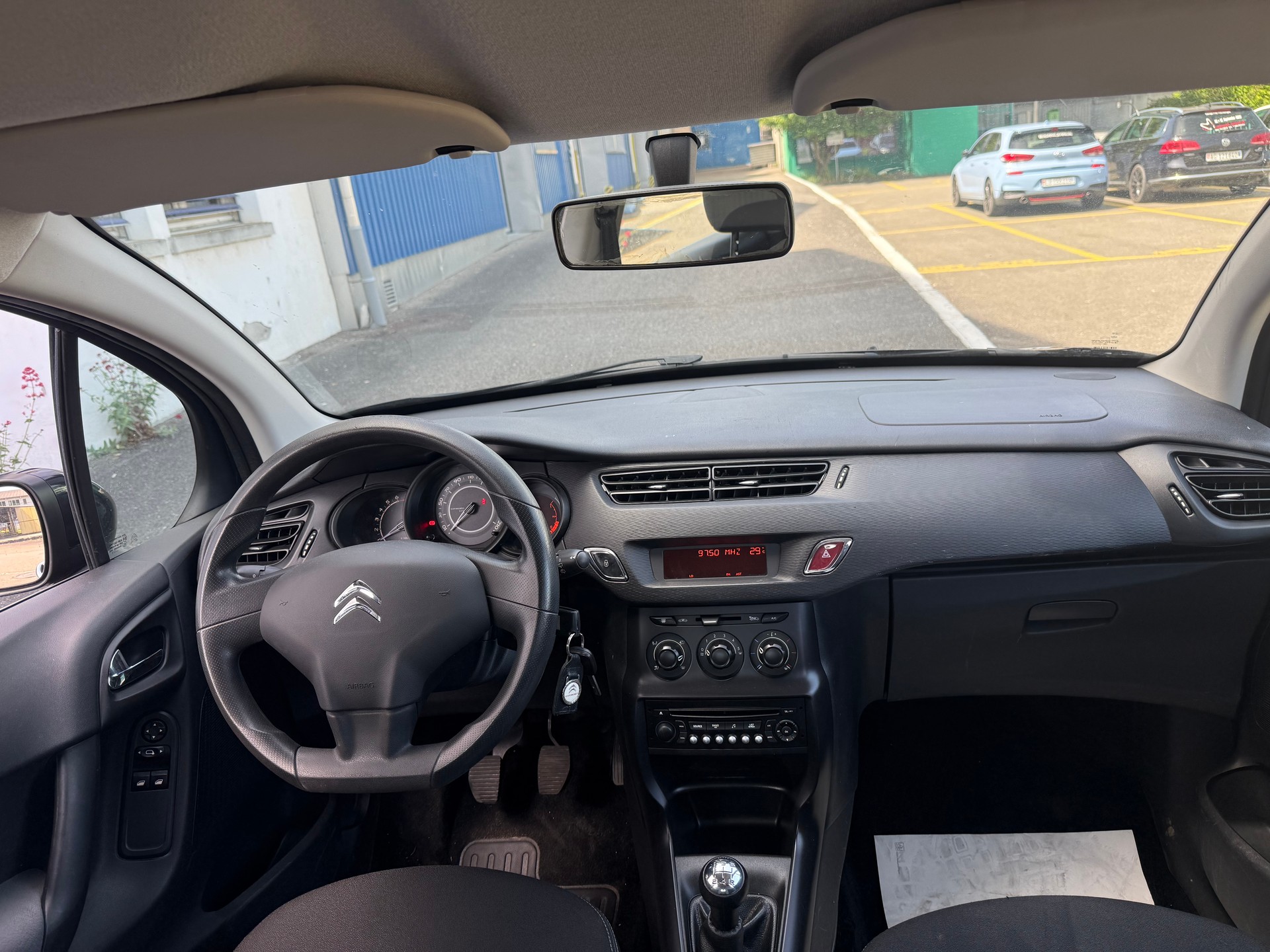 CITROEN C3 1.4i Attraction-image-8