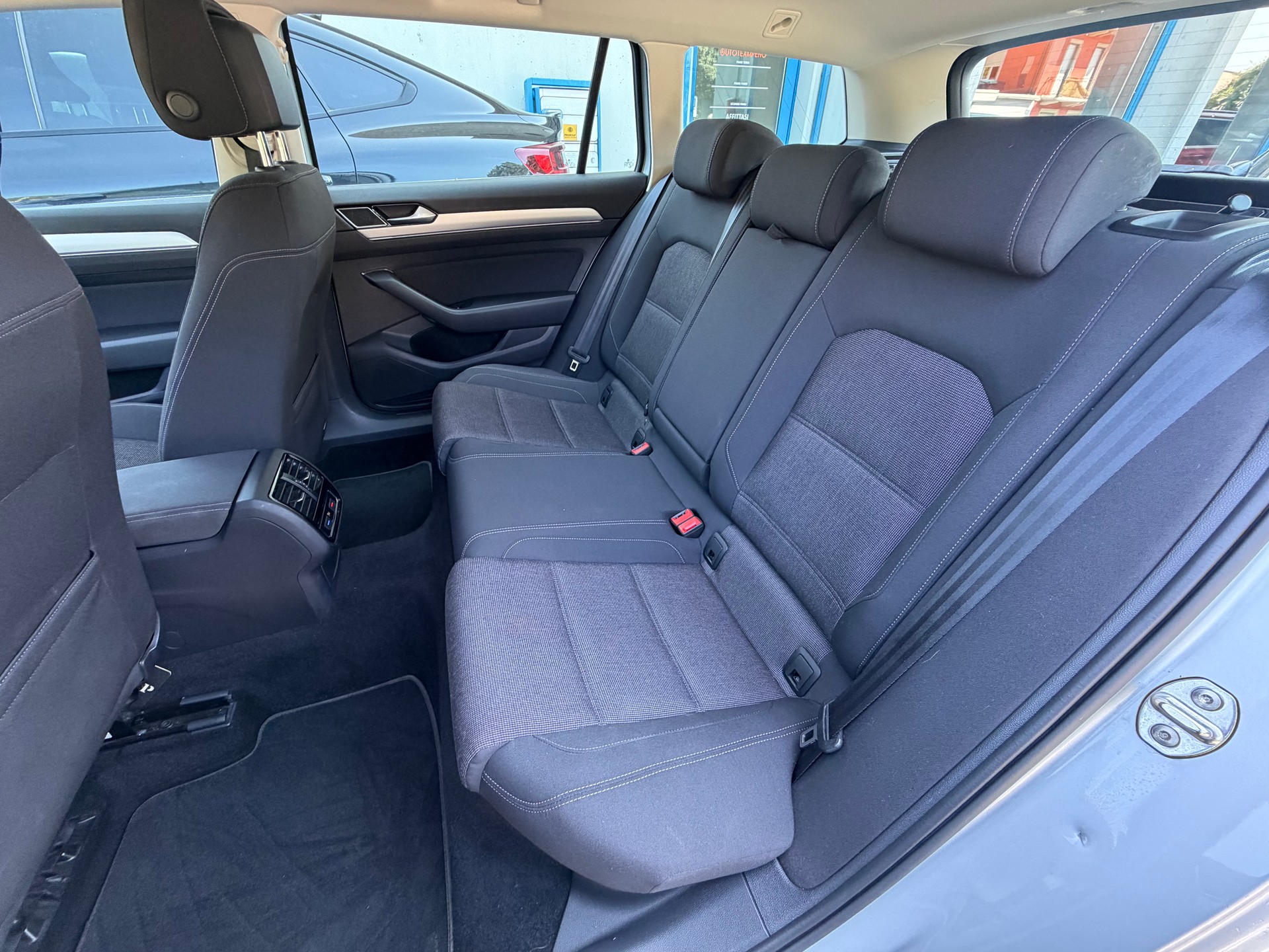 VW Passat Variant 2.0 TDI BMT Comfortline DSG-image-14