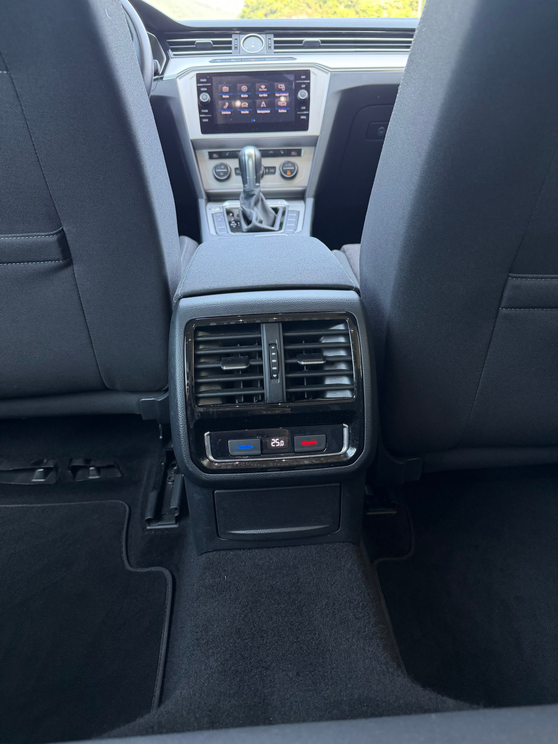 VW Passat Variant 2.0 TDI BMT Comfortline DSG-image-13