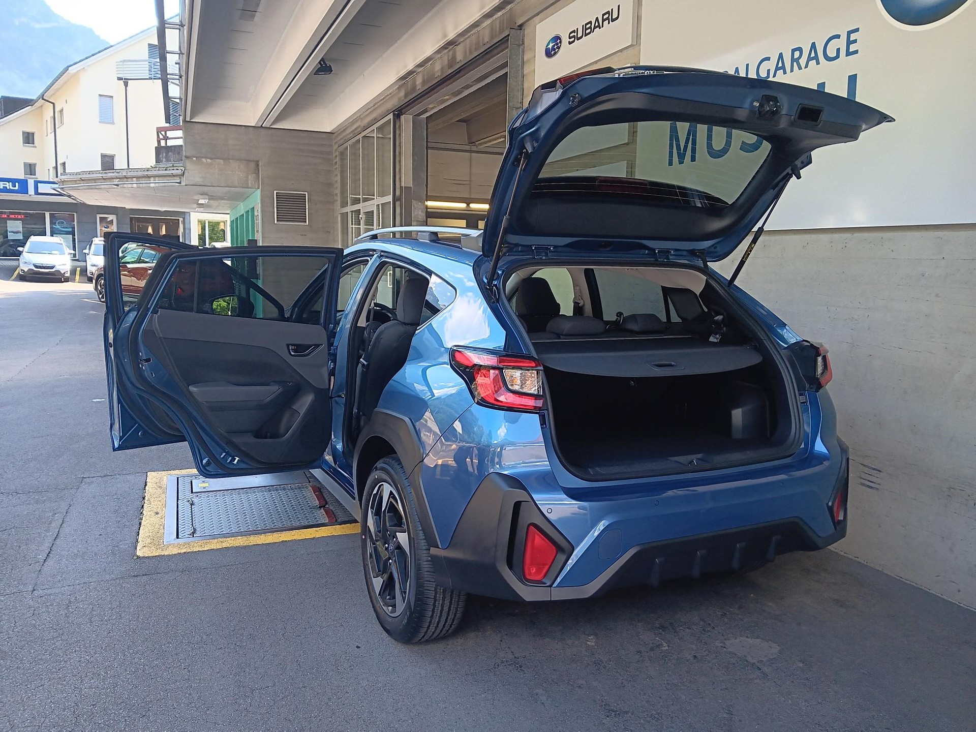 SUBARU Crosstrek 2.0 e-Boxer Swiss Plus AWD Lineartronic-showroom-element-3