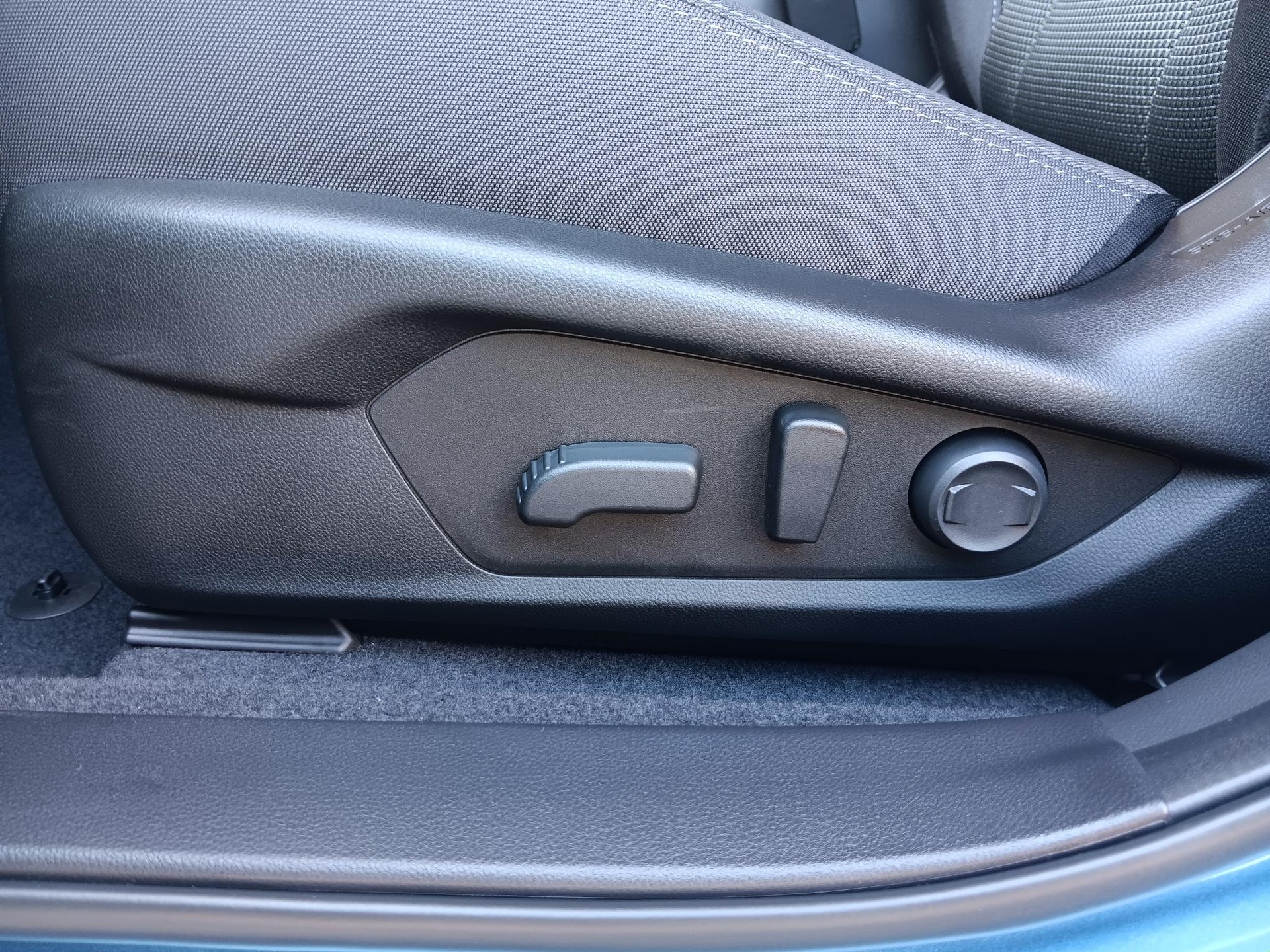 SUBARU Crosstrek 2.0 e-Boxer Swiss Plus AWD Lineartronic-image-10