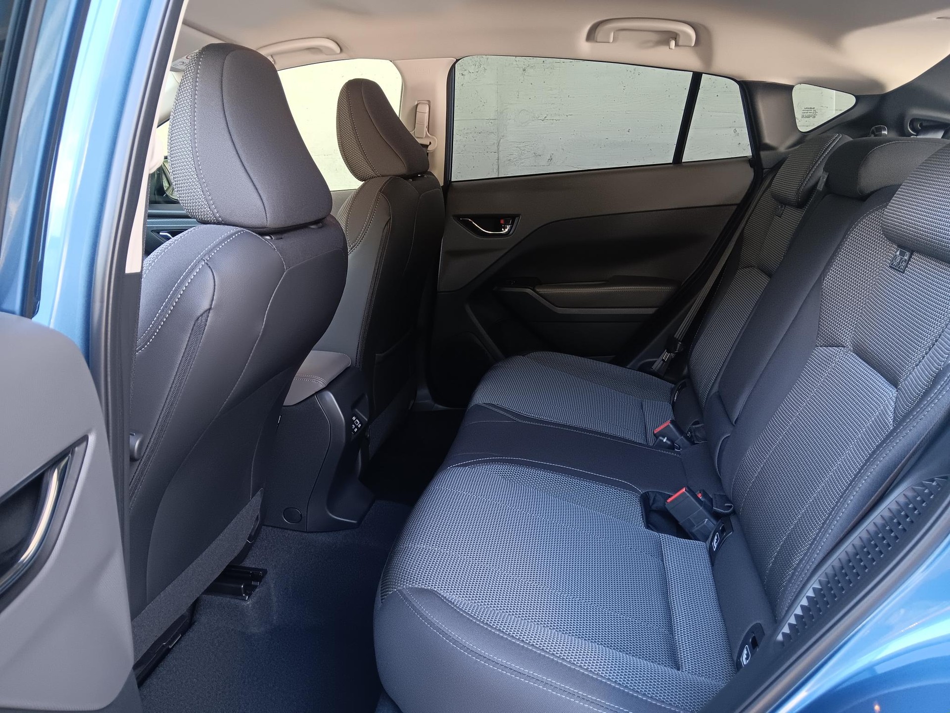 SUBARU Crosstrek 2.0 e-Boxer Swiss Plus AWD Lineartronic-image-6