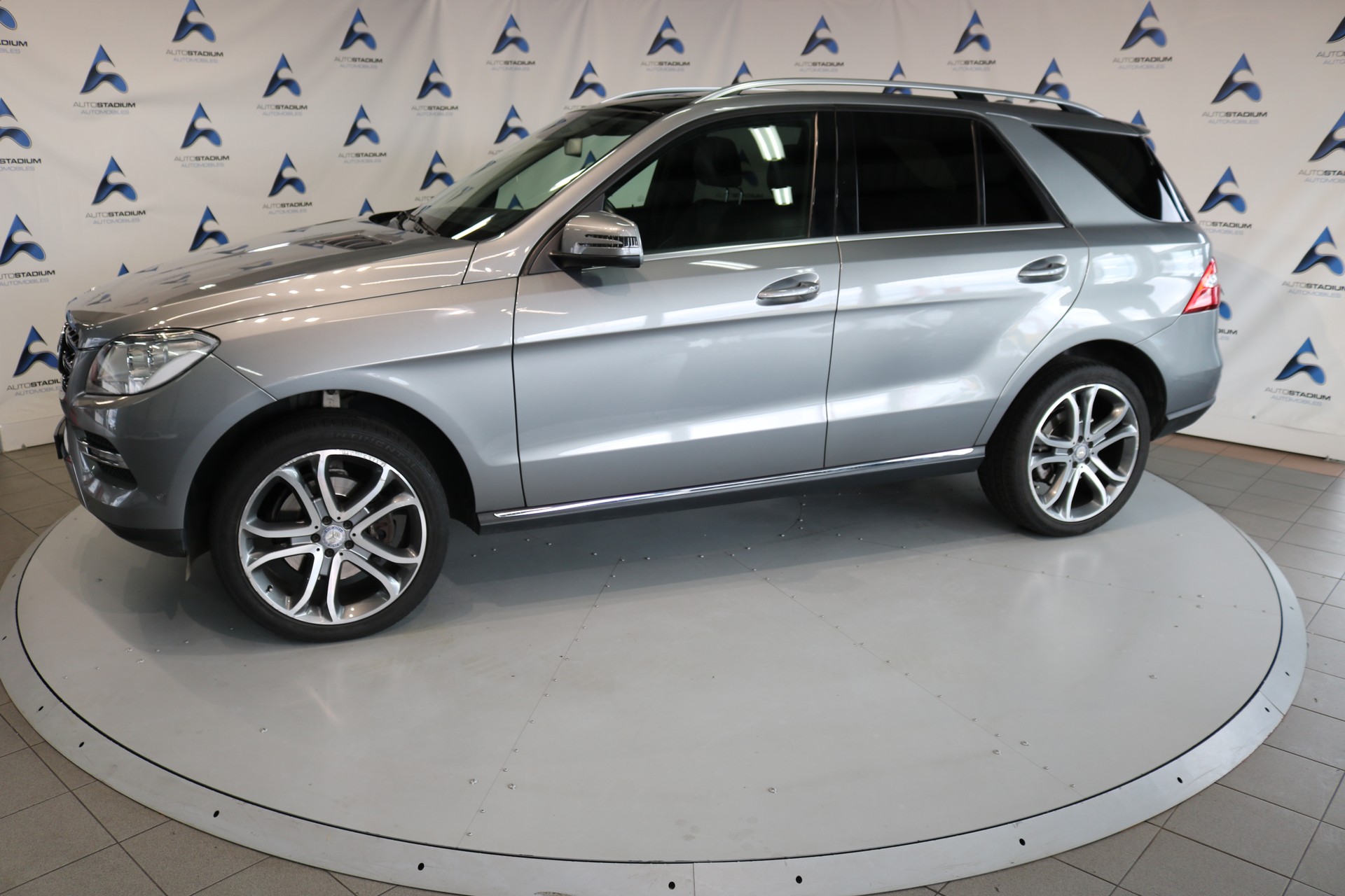 MERCEDES-BENZ ML 350 Executive 4Matic 7G-Tronic-image-12