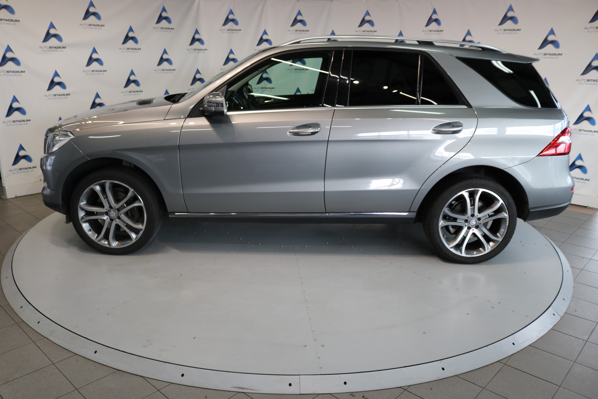 MERCEDES-BENZ ML 350 Executive 4Matic 7G-Tronic-image-13