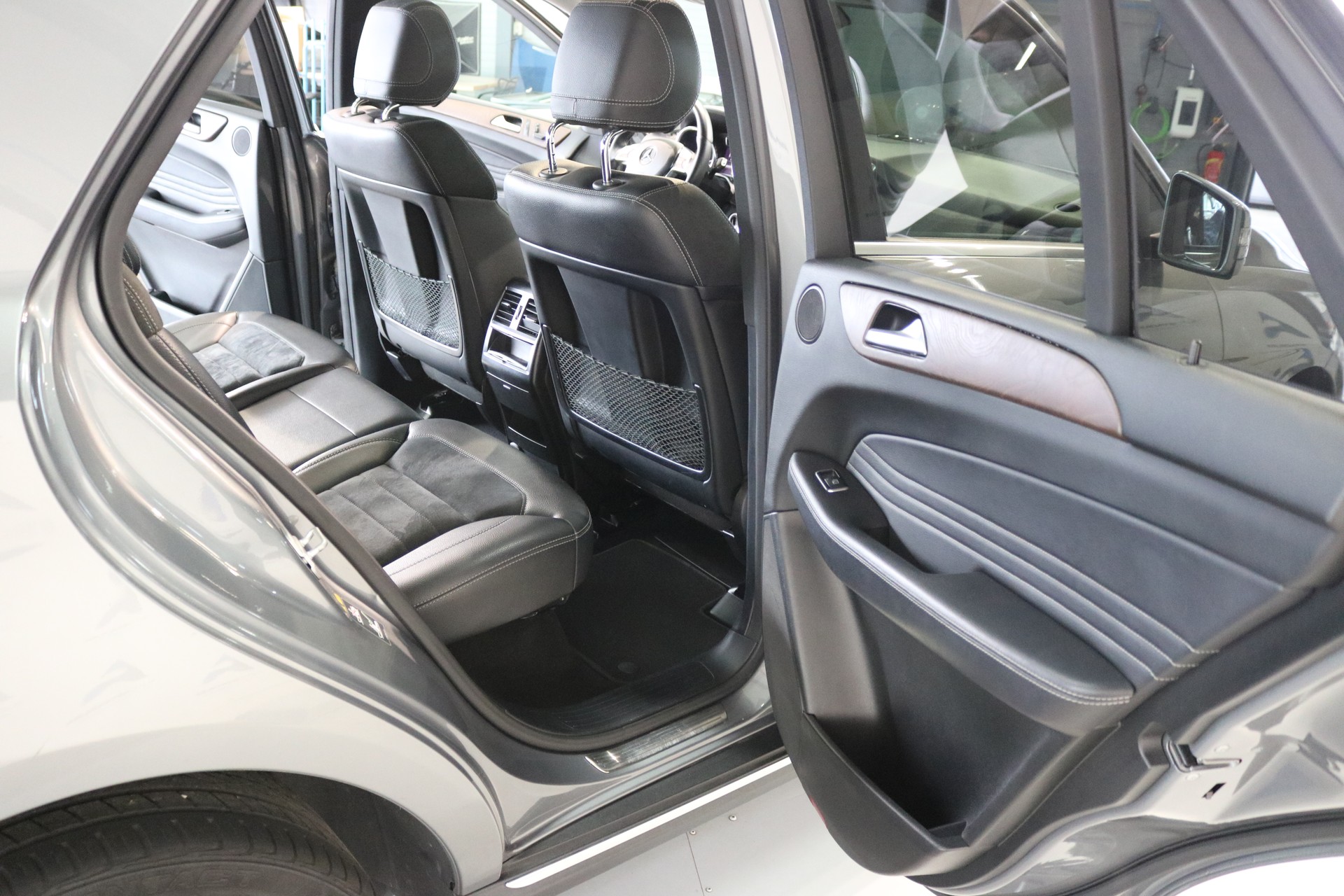 MERCEDES-BENZ ML 350 Executive 4Matic 7G-Tronic-image-34