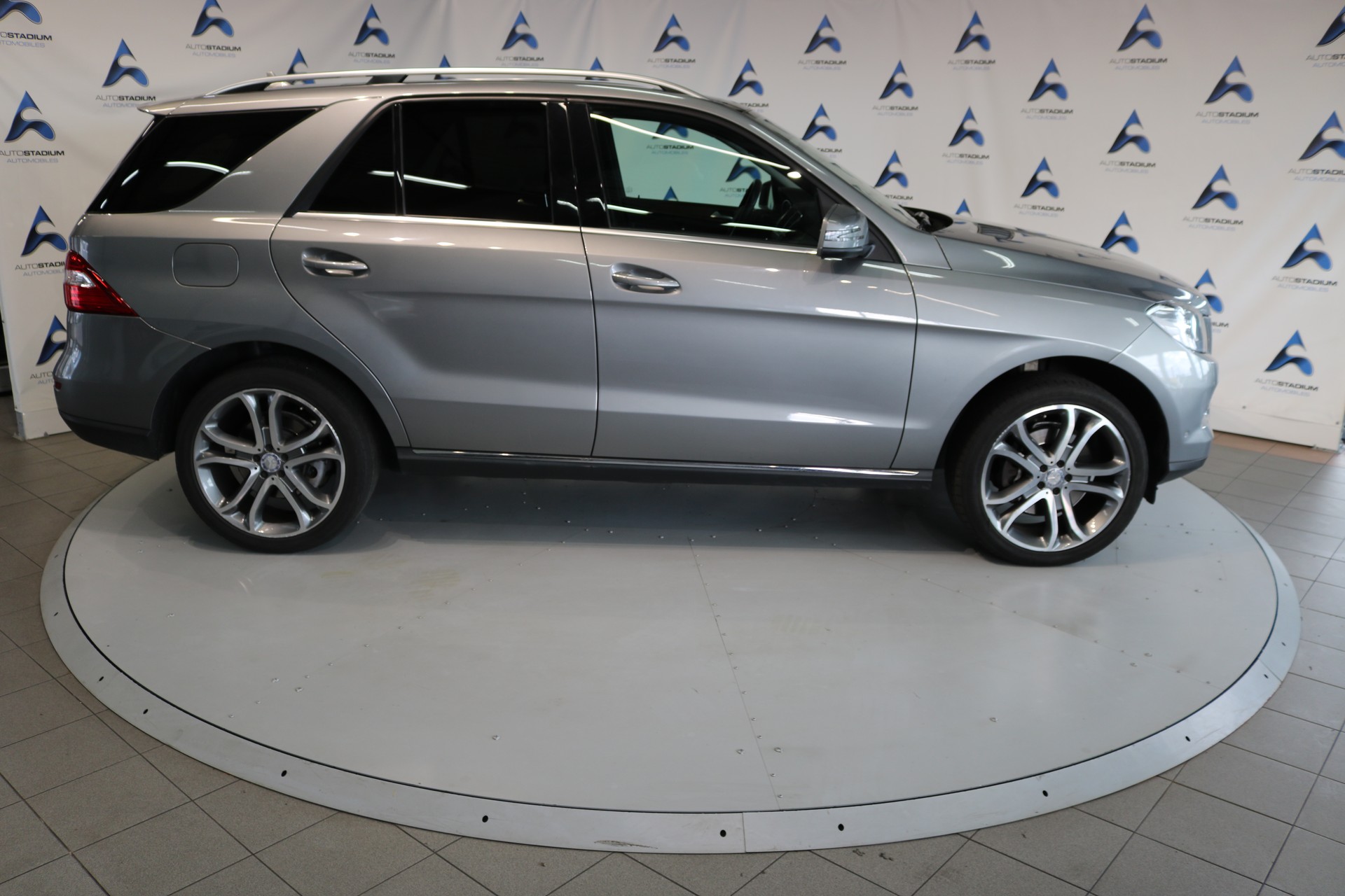 MERCEDES-BENZ ML 350 Executive 4Matic 7G-Tronic-image-25