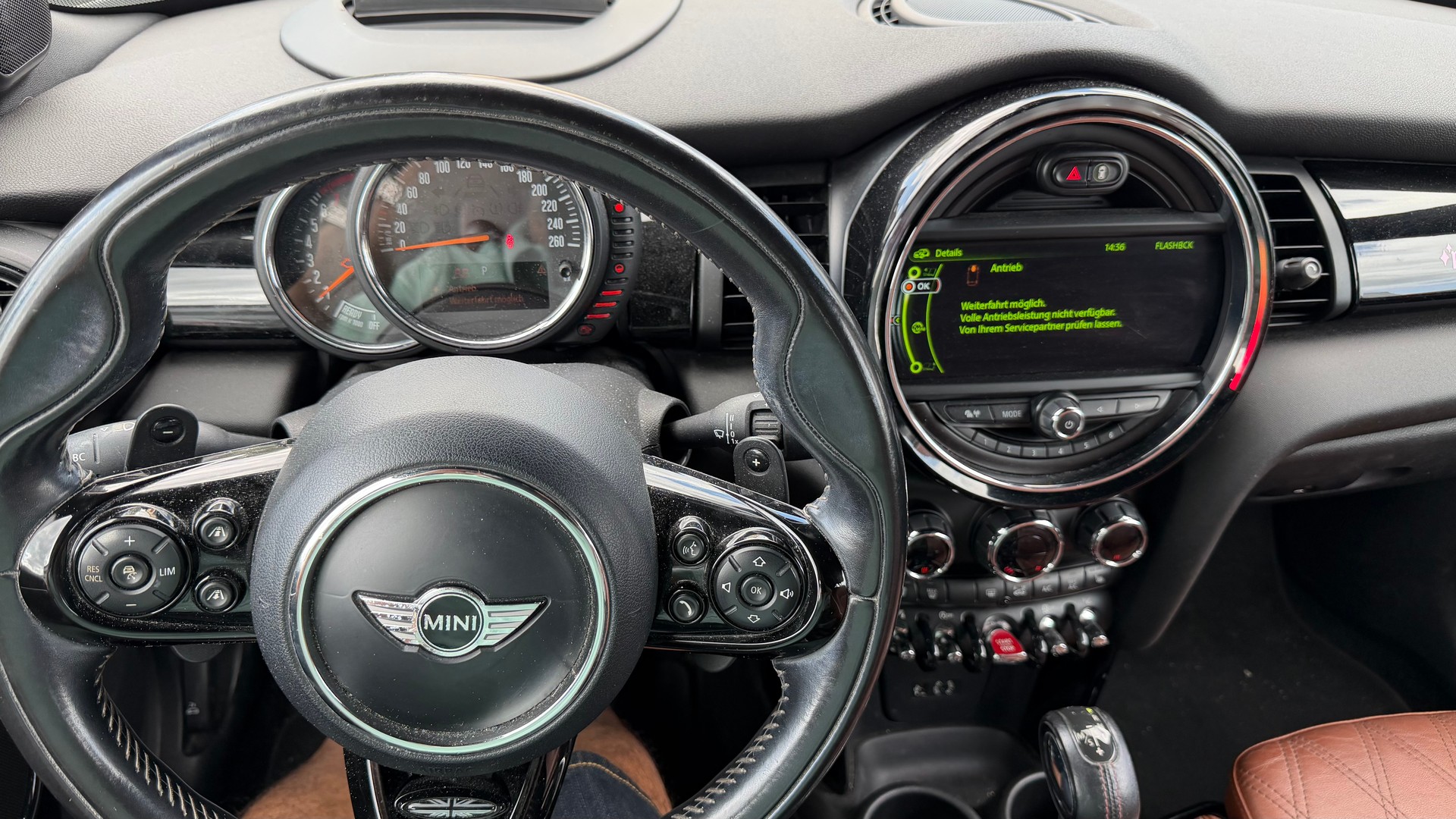 MINI Cooper S Cabriolet Steptronic-image-10
