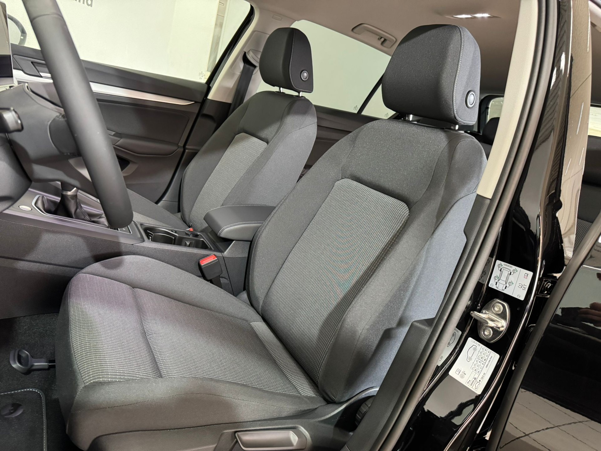 VW Golf 1.5 TSI Basis-image-6