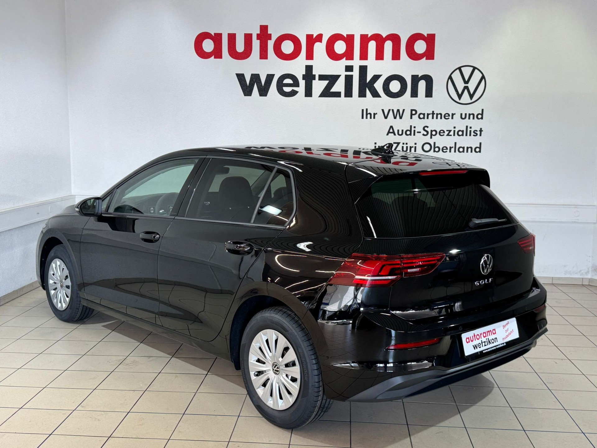 VW Golf 1.5 TSI Basis-showroom-element-2