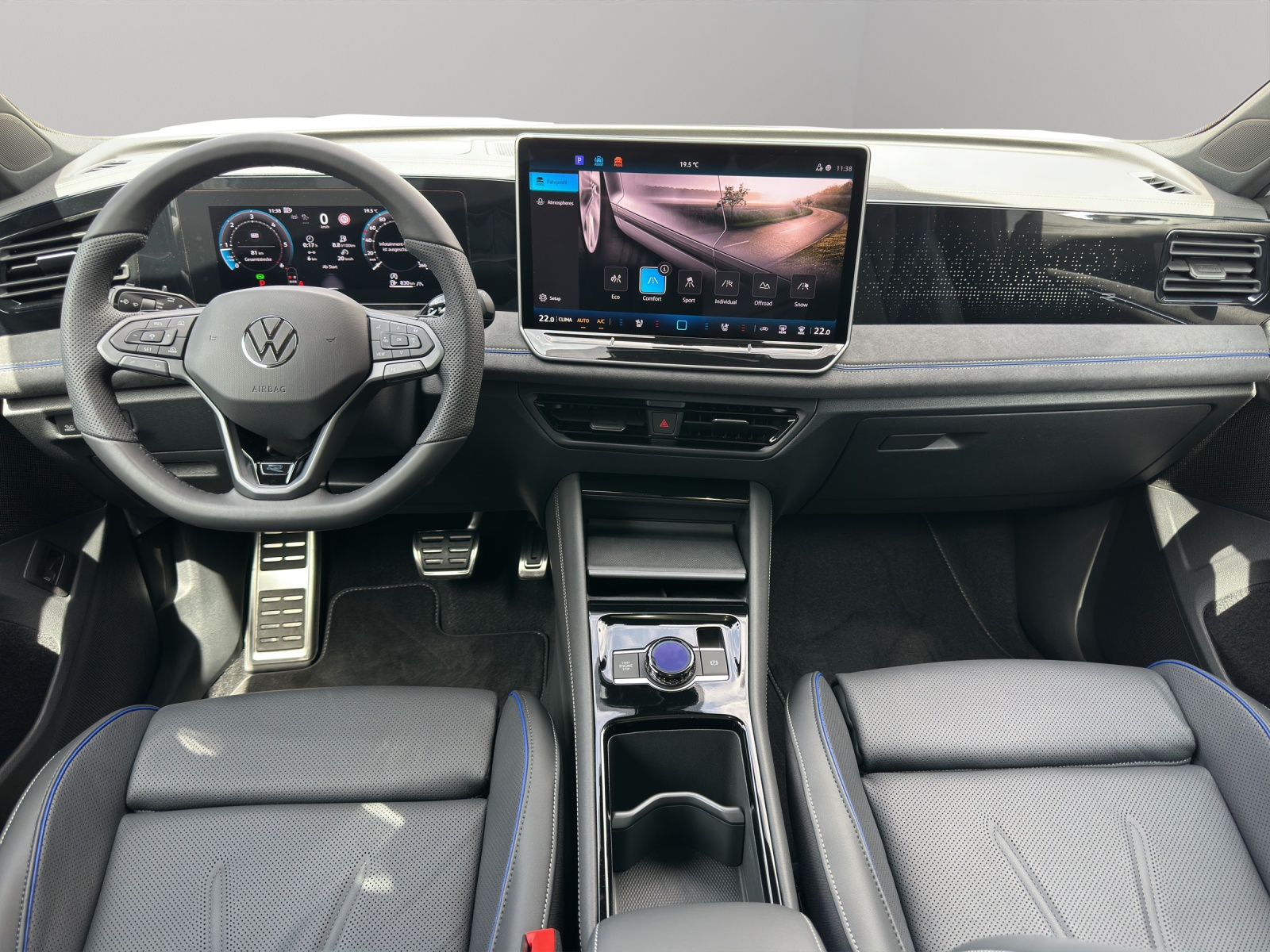 VW Tiguan 2.0 TDI SCR R-Line 4Motion DSG-image-10