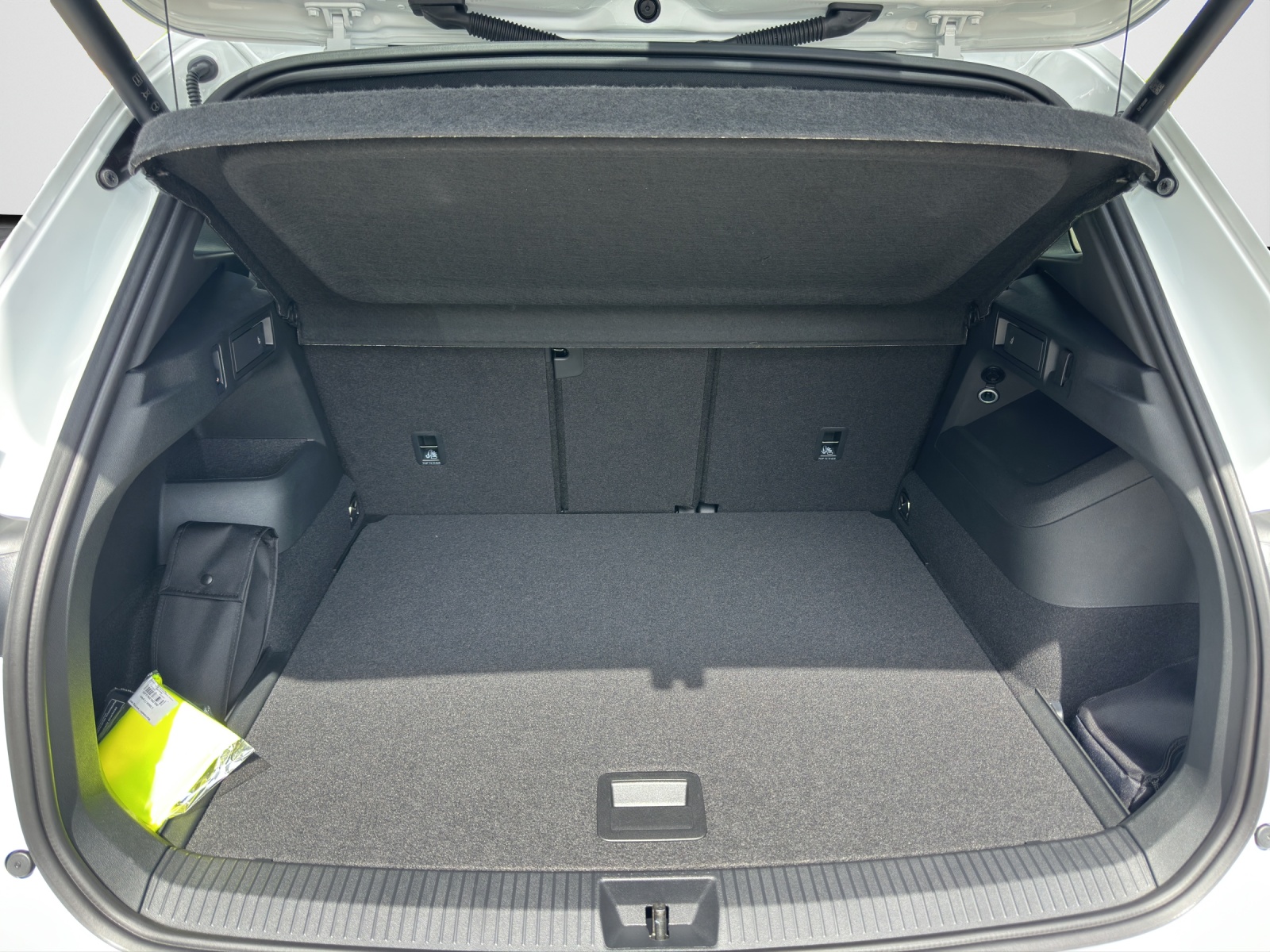 VW Tiguan 2.0 TDI SCR R-Line 4Motion DSG-image-15