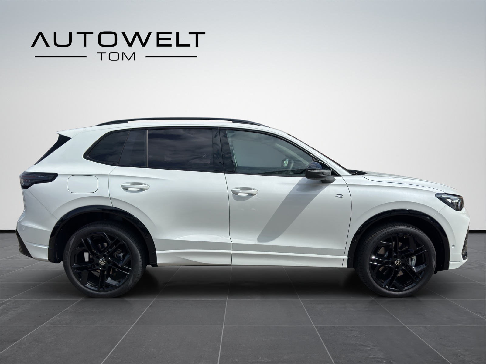 VW Tiguan 2.0 TDI SCR R-Line 4Motion DSG-image-5