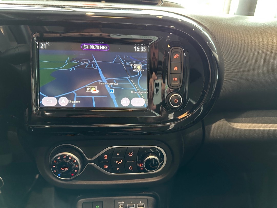 RENAULT Twingo Electric Urban Night-image-17