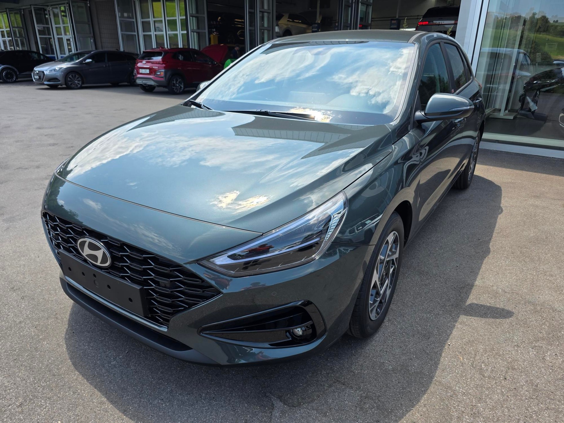 HYUNDAI i30 1.6 T-GDi Amplia DCT-showroom-element-2