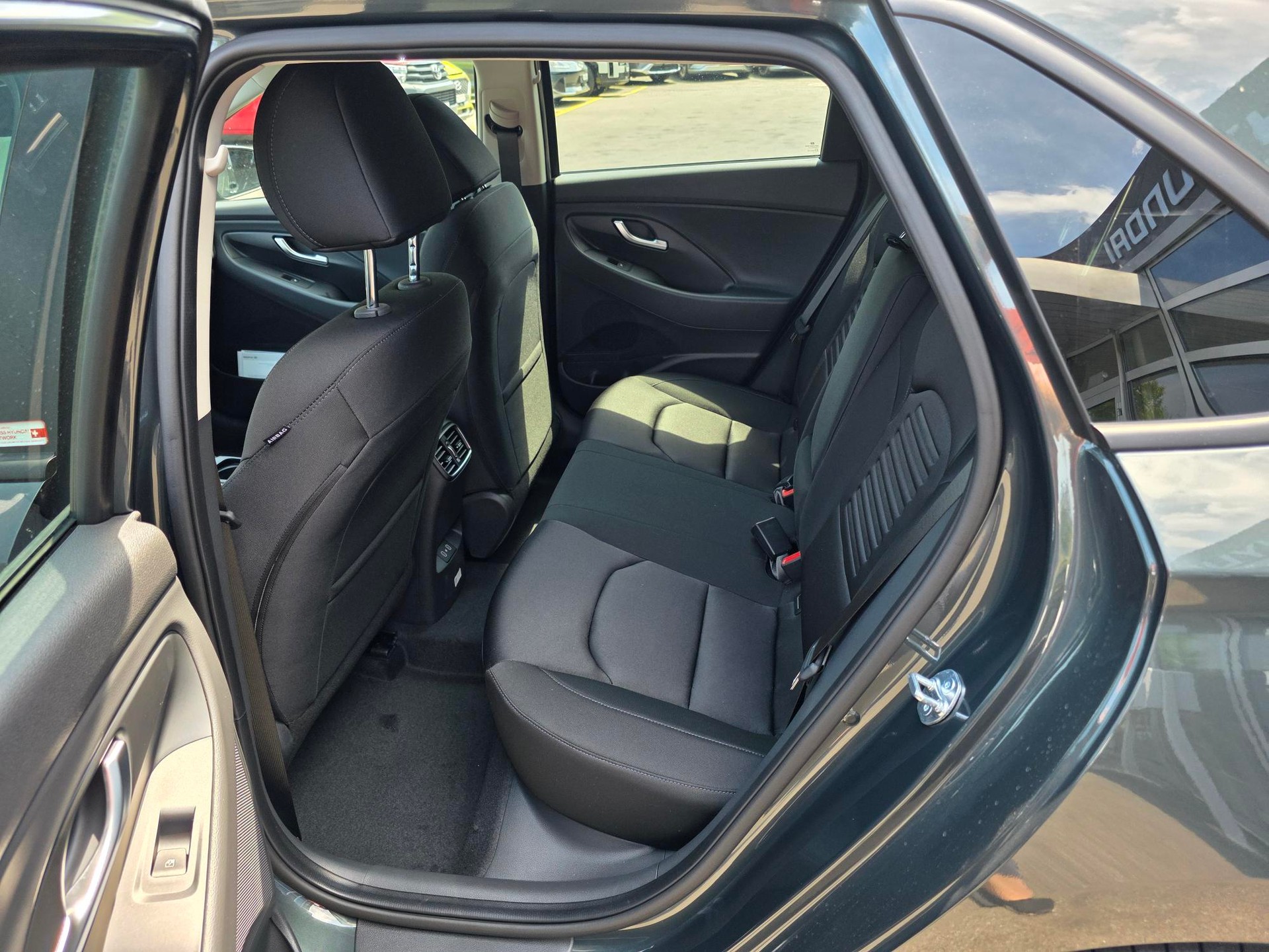 HYUNDAI i30 1.6 T-GDi Amplia DCT-image-10