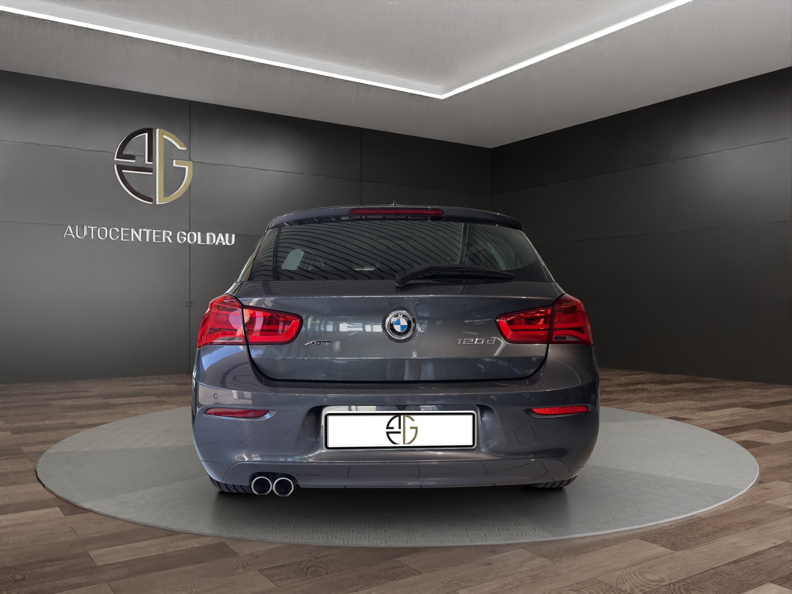 BMW 120d xDrive Steptronic-showroom-element-2