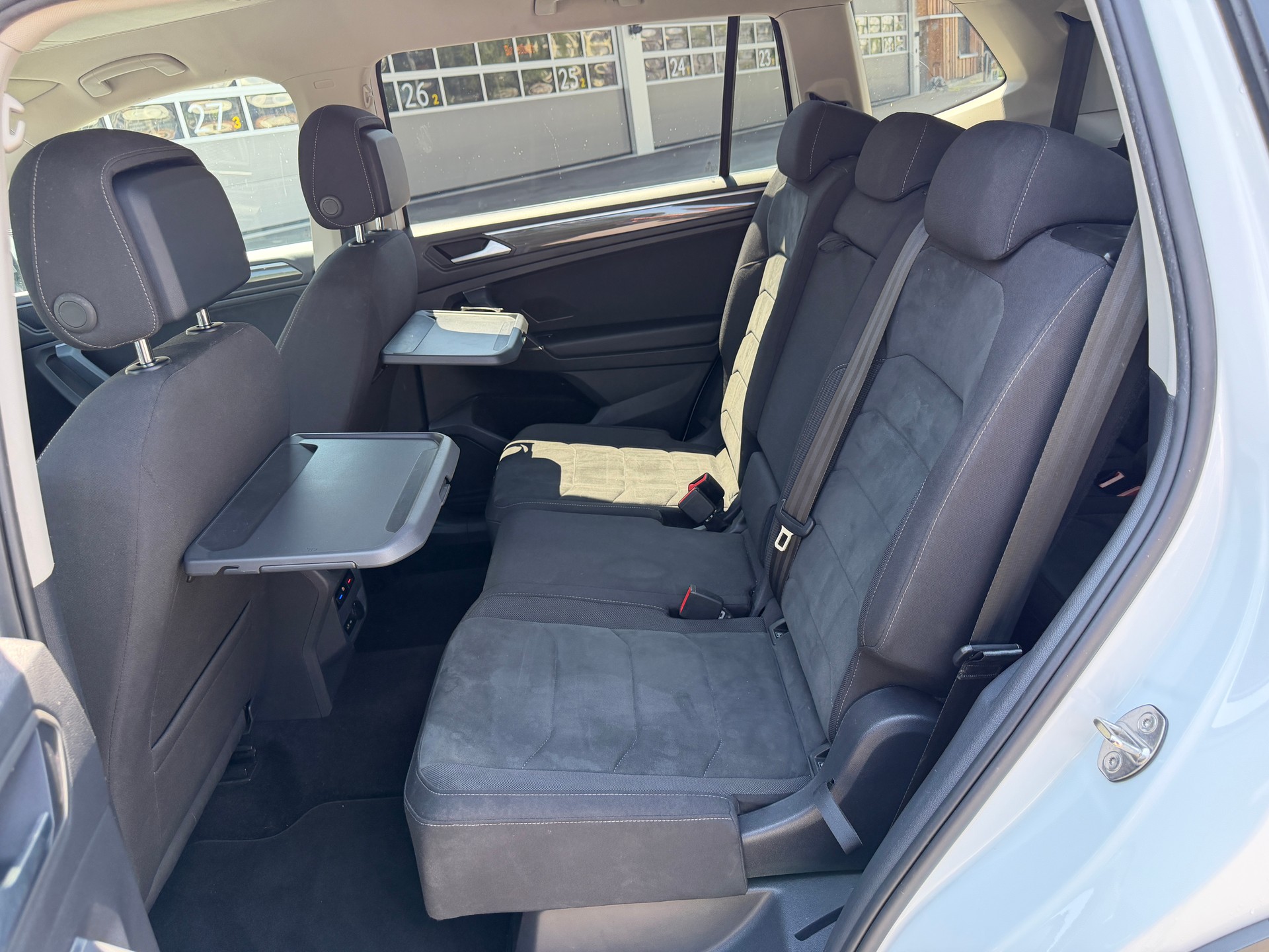 VW Tiguan Allspace 2.0 TDI SCR Trendline 4Motion DSG-image-8