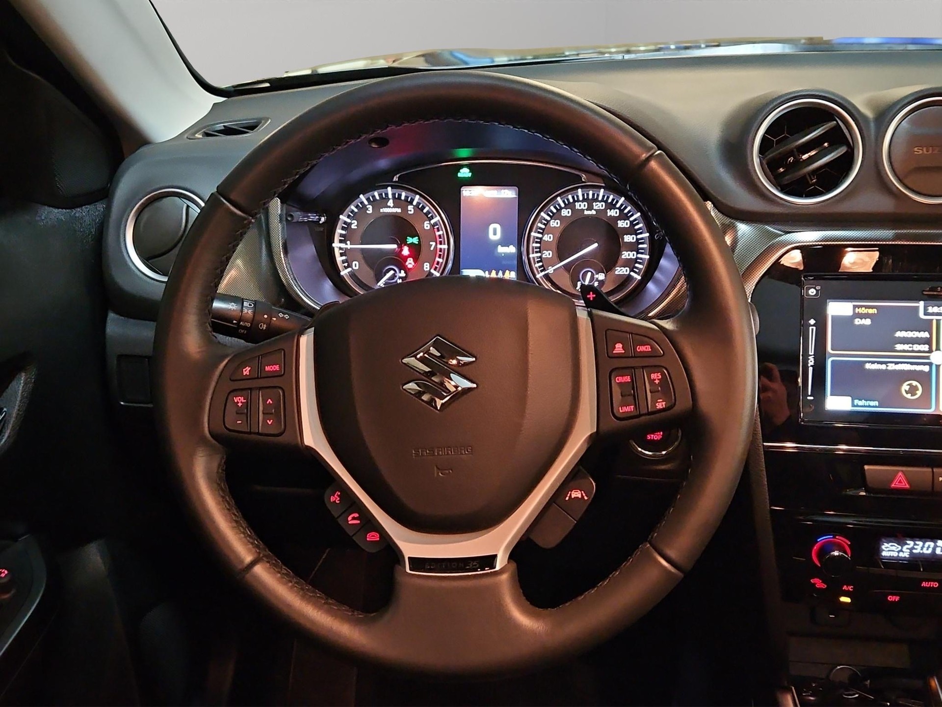 SUZUKI Vitara 1.5 Top Hybrid Edition 35 4x4-image-11