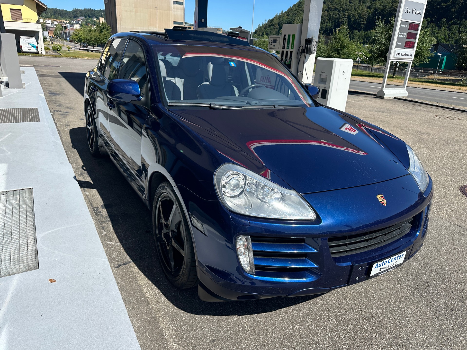 PORSCHE Cayenne S-showroom-element-3