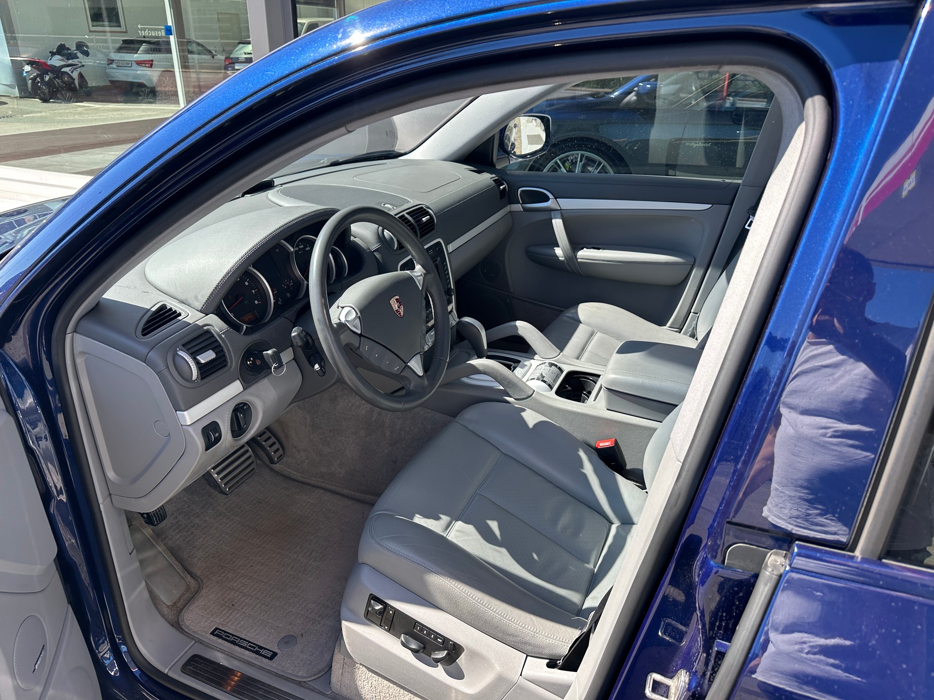 PORSCHE Cayenne S-image-5