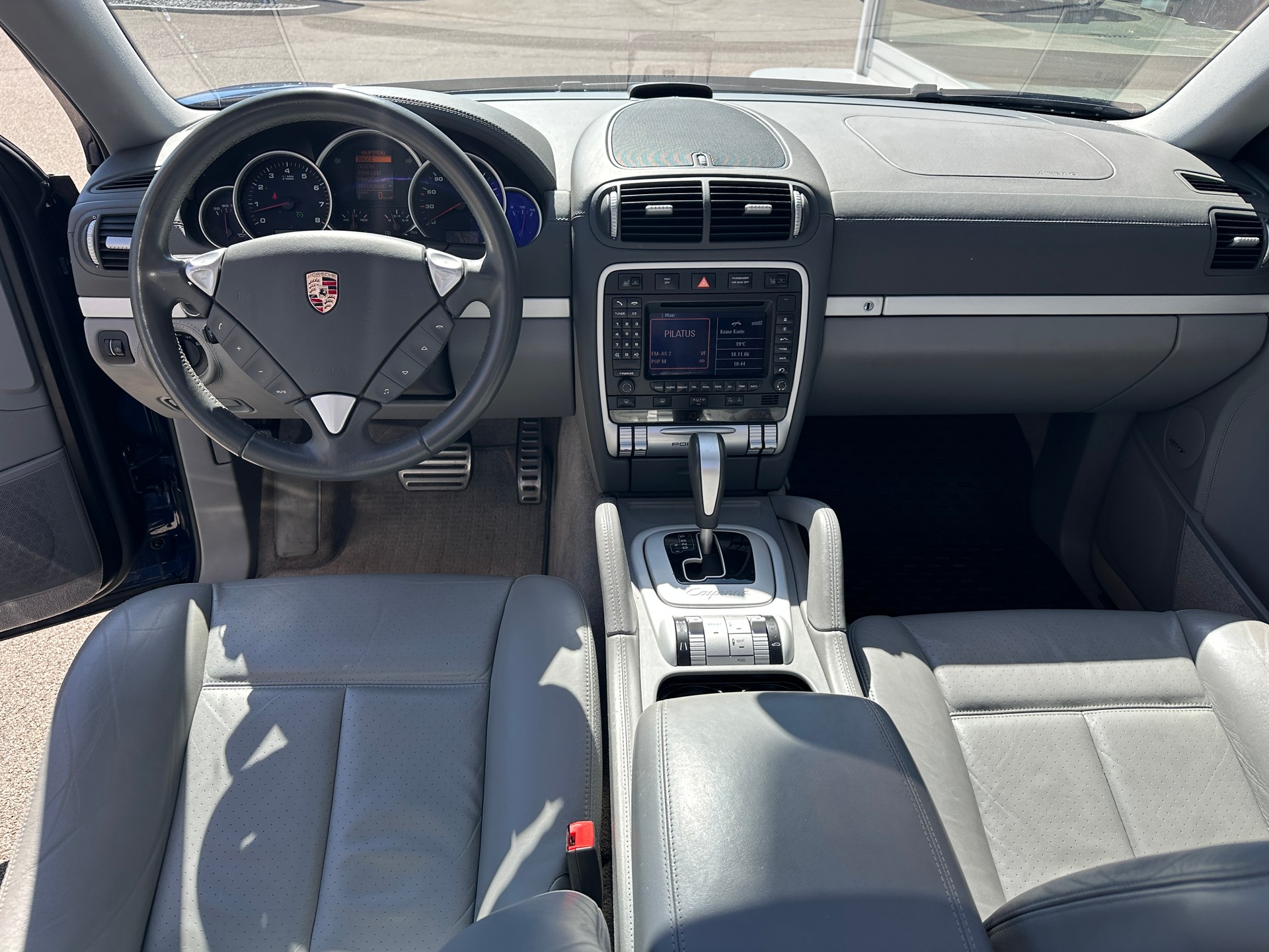 PORSCHE Cayenne S-image-10
