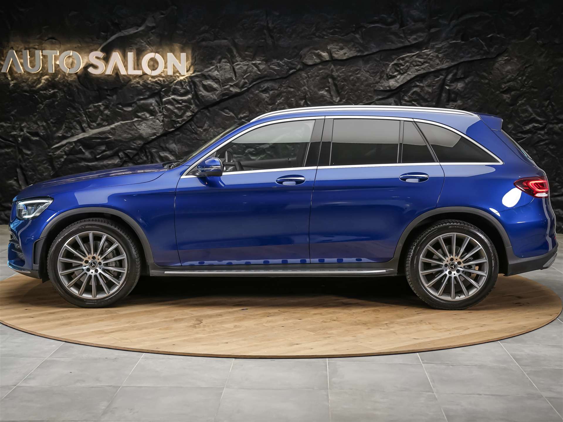 MERCEDES-BENZ GLC 200 AMG Line 4Matic 9G-Tronic *CH Auto*Facelift*EL. Sitze mit Memory*Panorama*-showroom-element-1