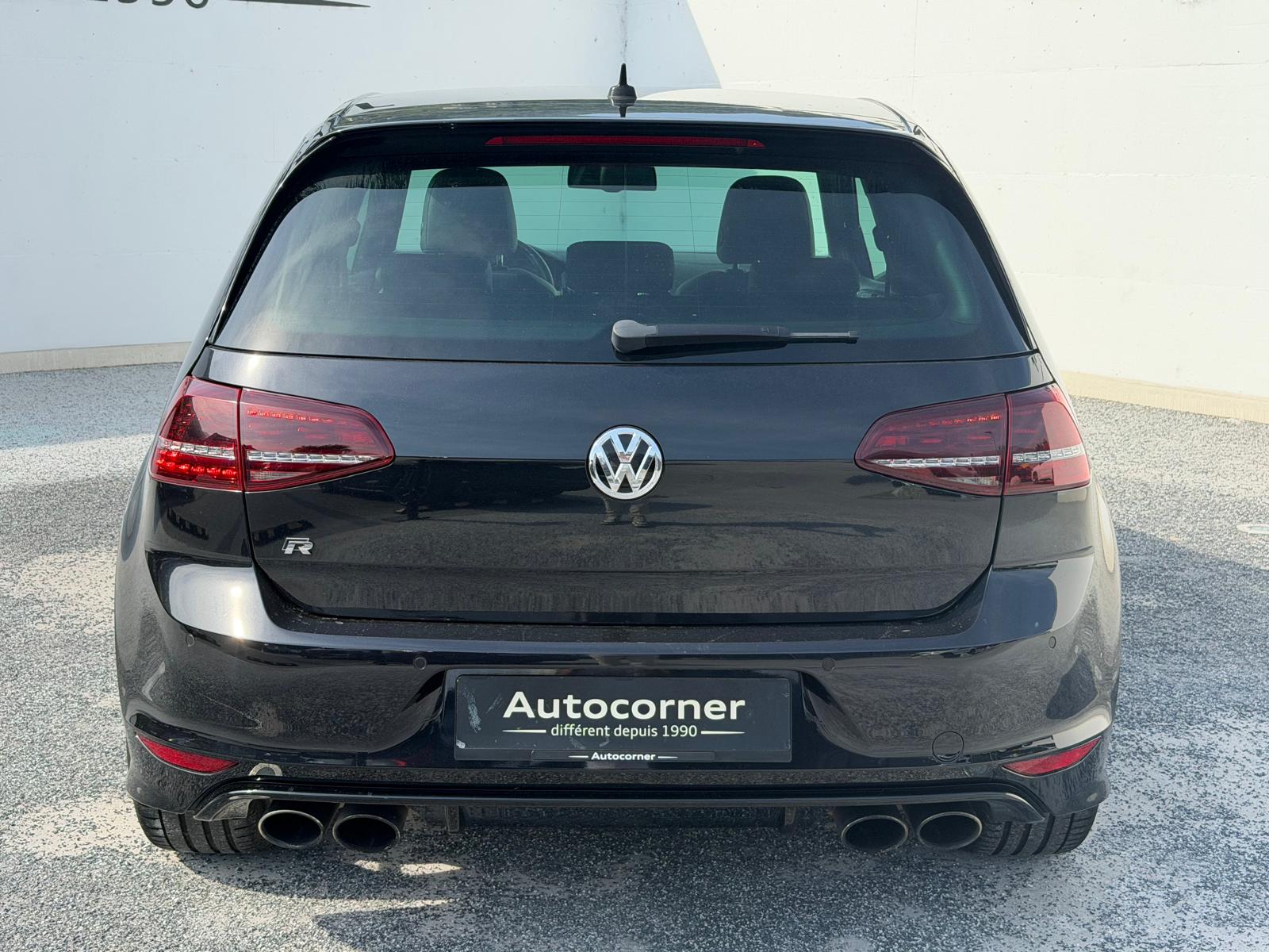 VW Golf 2.0 TSI R 4Motion-image-4