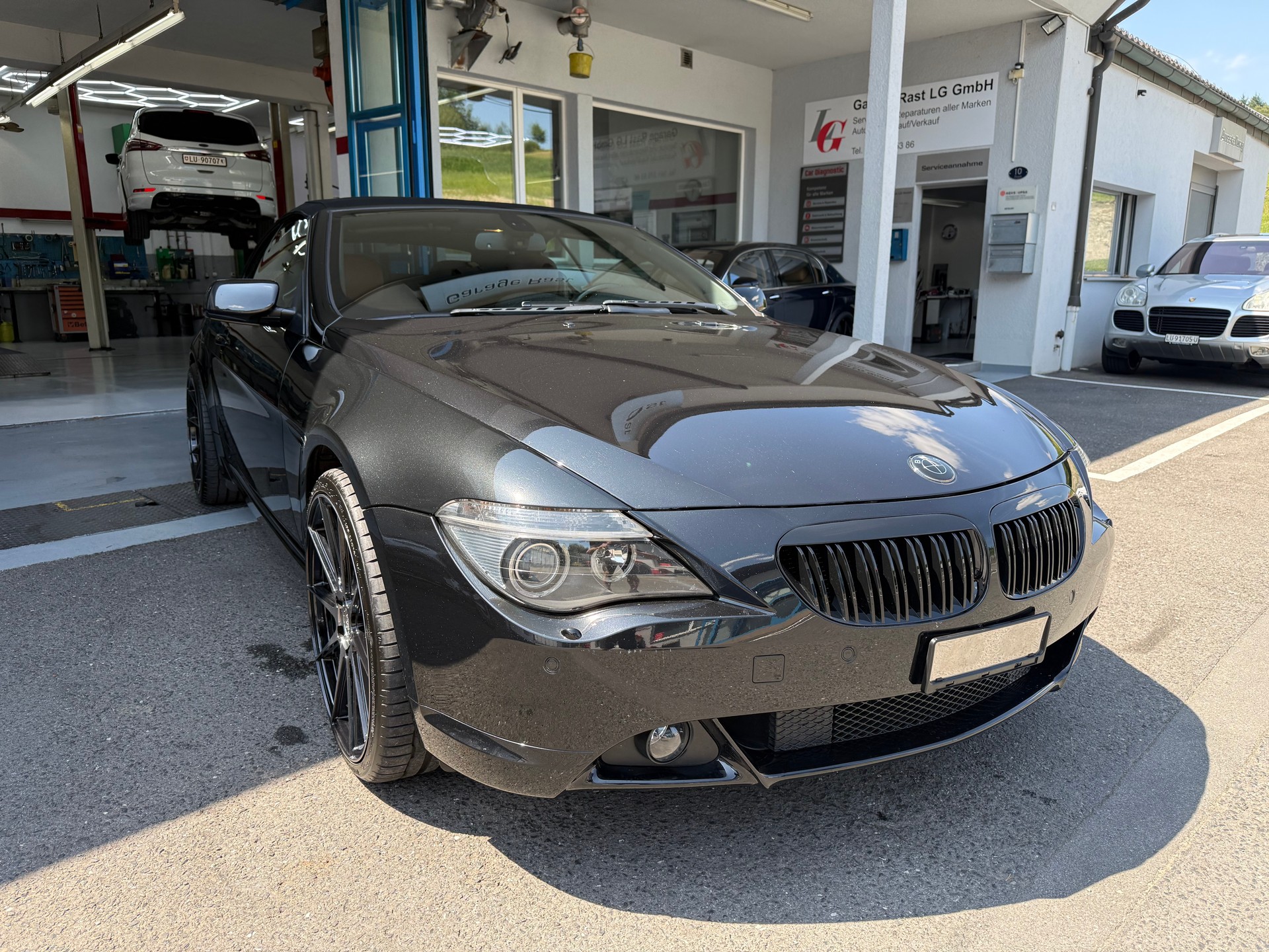 BMW 650i-showroom-element-2